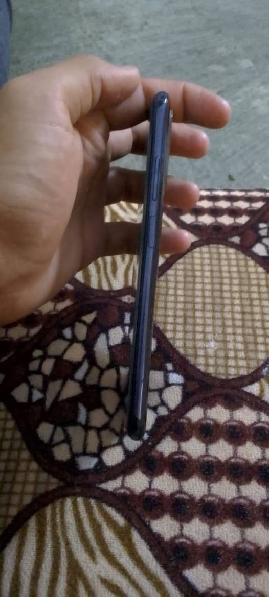 الموبايل شرط كل شيء ما بيه كل شيء شغال بيه 
شاشه مبدله اصليه شرط اسم الجهاز Redmi Note 10S
السعر 75 
***********

نص مكتوب في الصور:
- المواصفات والمعلومات التفصيلية RAM 3.0+8.0 ج.ب المعالج ثماني النواه بتردد يصل إلى 2.05 جيجاهرتز إصدار Android 13 TP1A.220624.014 إصدار MIUI MIUI Global 14.0.11 14.0.11.0(TKLMIXM) تحديث أمان نظام Android 2024-07-01 الطراز M2101K7BG إصدار النطاق الأساسي MOLY.LR13.R1.MP.V89.6.P77