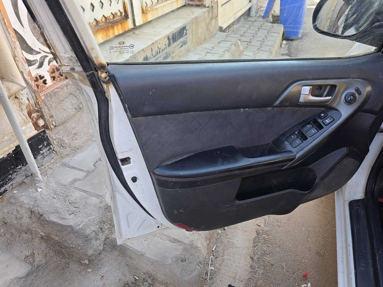سياره كيه سيراتو مديل ١١ خليجيه سياره رقم اصلي سنويه سنساخ بس رعايه ما ندله نبيعك دوات كومت حديد  سياره كفاله كص مجفيه فقط رقم ربيل ألماني كير مكينه حداديه جديده تخم تاير جديد رقم الجوال ***********
