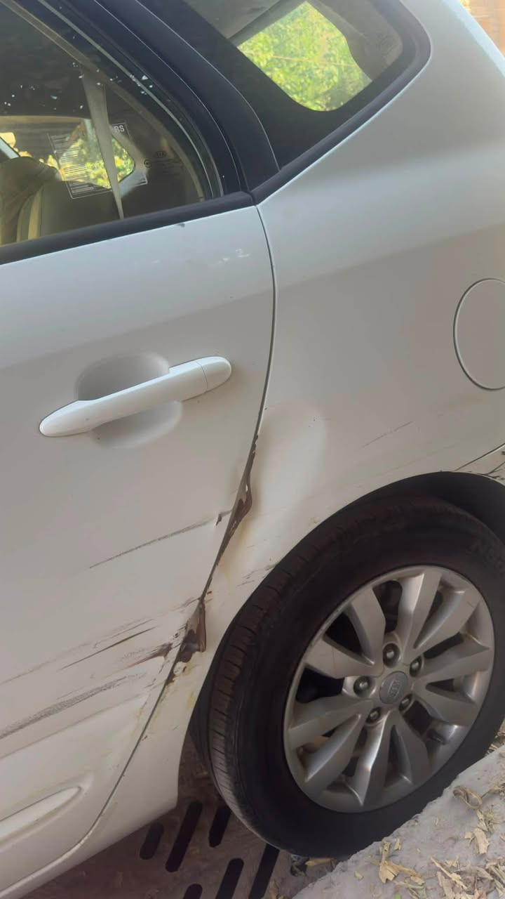 للبيع كيا كارينز 2012
**Kia Carens 2012** سيارة عائلية واسعة، مريحة وعملية، مناسبة للعائلة والاستخدام اليومي والسفر.

🔹 محرك 2000 اربعه سلندر
🔹ماشيه 161,197
🔹 دفع أمامي
🔹 تحكم بالستيرن
🔹 Bluetooth واتصال هاتف
🔹 تكييف
🔹 داخلية بيج
🔹 مقصورة واسعة ومريحة
🔹 مساحة تحميل ممتازة
🔹 قطع غيار متوفرة وصيانتها سهلة
🔹 7 راكب

السيارة جاهزة للاستخدام

💰 السعر: 10,500 دولار

📍 بغداد
📩 للاستفسار
***********
