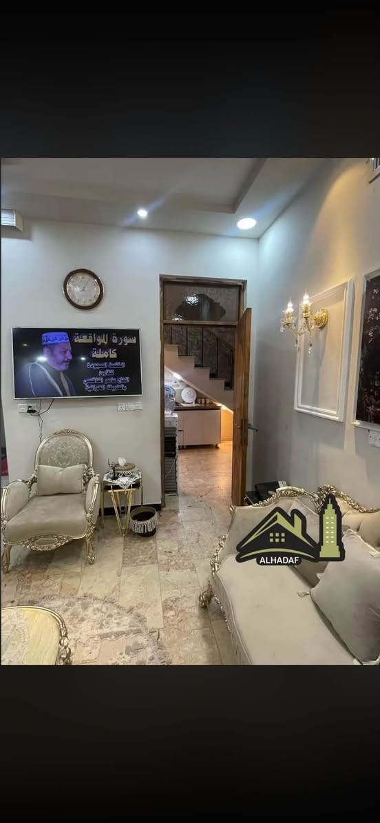 🔹مشتمل للبيع مساحته 64متر
🔸الواجهة 8م🔸النزال 8م 
🔹يحتوي البيت على (صاله -ومطبخ -3غرف نوم وخدمات عدد٢+ ديكورات سقف وارضيه مرمر)
🔸موقع البيت / البنوك مربع سوق الميثاق 
🔹للاستفسار أكثر مراجعةمكتب الهدف للعقار 
الواقع /البنوك شارع الكنيسة باتجاه الجسر قرب مكوى ريحانة
أو الاتصال على الرقم ☎️***********
