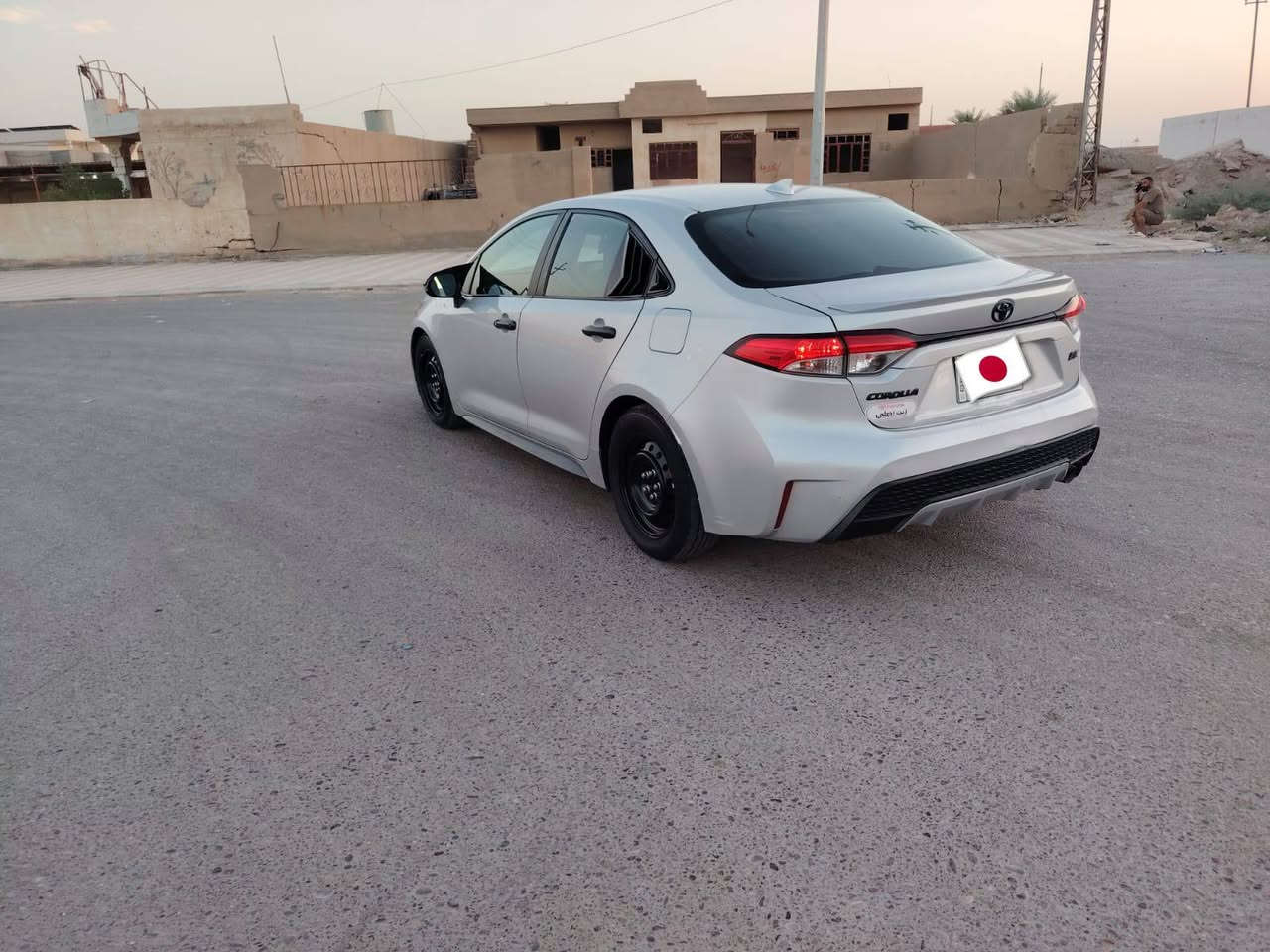 السلام عليكم كورلا موديل 22 وارد امريكي للبيع ويرهم مراوس ضررها جاملق بنيد وبل عراق صار بيها الباب الخلفي عكس سايق صبغ يعني ثلث قطع بدون دواخل محرك 2000 رقم بغداد معوقين باقي سنه ونص تصير حره بيها وكاله عامه من الشرعي مواصفات السياره نص فول SE ماشيه 122 السعر 120وبيها مجال شي قليل مكان السياره بيجي
***********///***********
