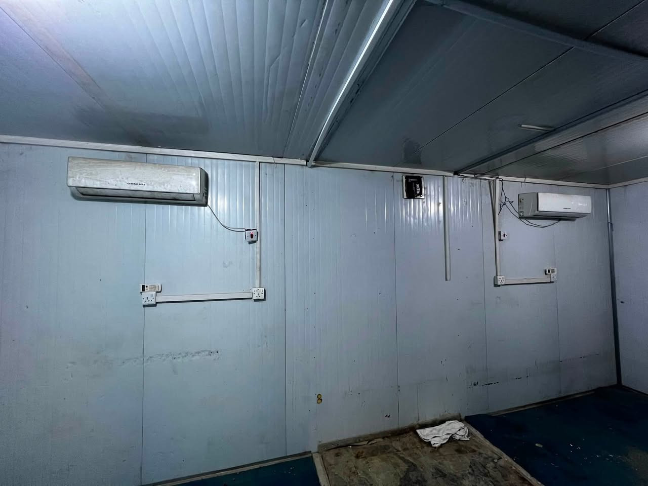 كرفان 3x6 ما مقسم

مع سبالت ثنين ابو طن ونص 

جديد استخدام قليل 

مكاني النجف 

***********
