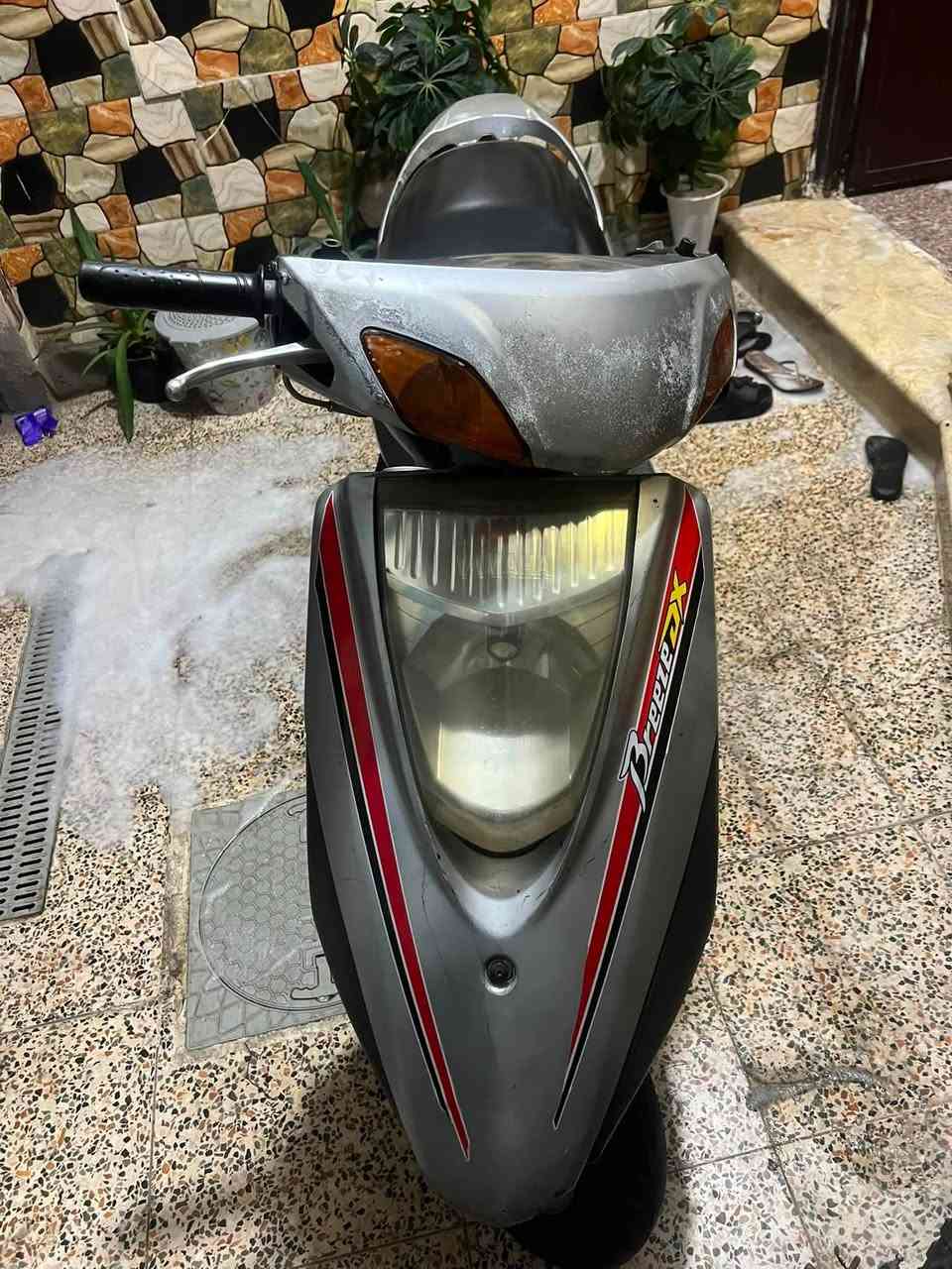 دراجة بريز للبيع  كلها شغاله كهربائيات شغاله قفل ستيرن قفل بيها نواقص قليله جنطه سعر 450وبيها مجال قليل 
***********
