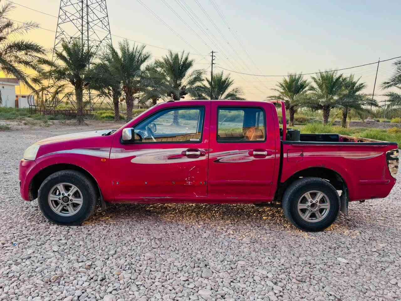 السلام عليكم ، كريت ويل للبيع موديل 2013 رقم واسط بيها صبغ بكد الشبر فوك يدة الباب الامامي والخلفي وكذلك الجاملغ الخلفي وبيها خياسات قليلة ، السعر 53 وبيها مجال قليل جداً للشراي للاستفسار اكثر الاتصال ***********
