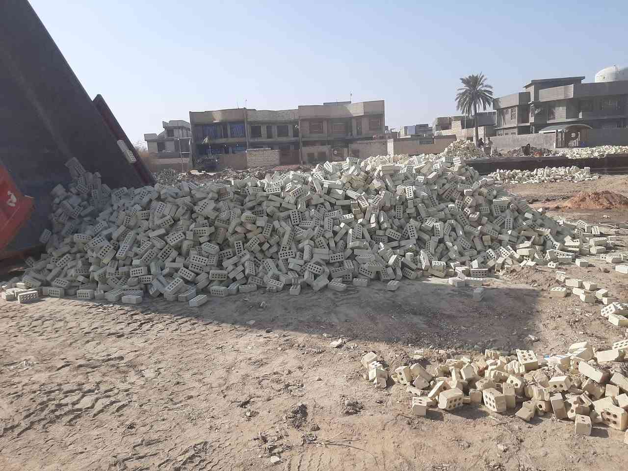 شركه كنكن للتجهيز كافة البنايات والمجمعات السكنيه والمقاولات طابوق جمهوري درجه اولى خالي من الأملاح خاضع للفحص المختبري ذو قياسات حقيقيه قالب ستندر للاستفسار لاتصال للأرقام التاليه
***********  ***********

