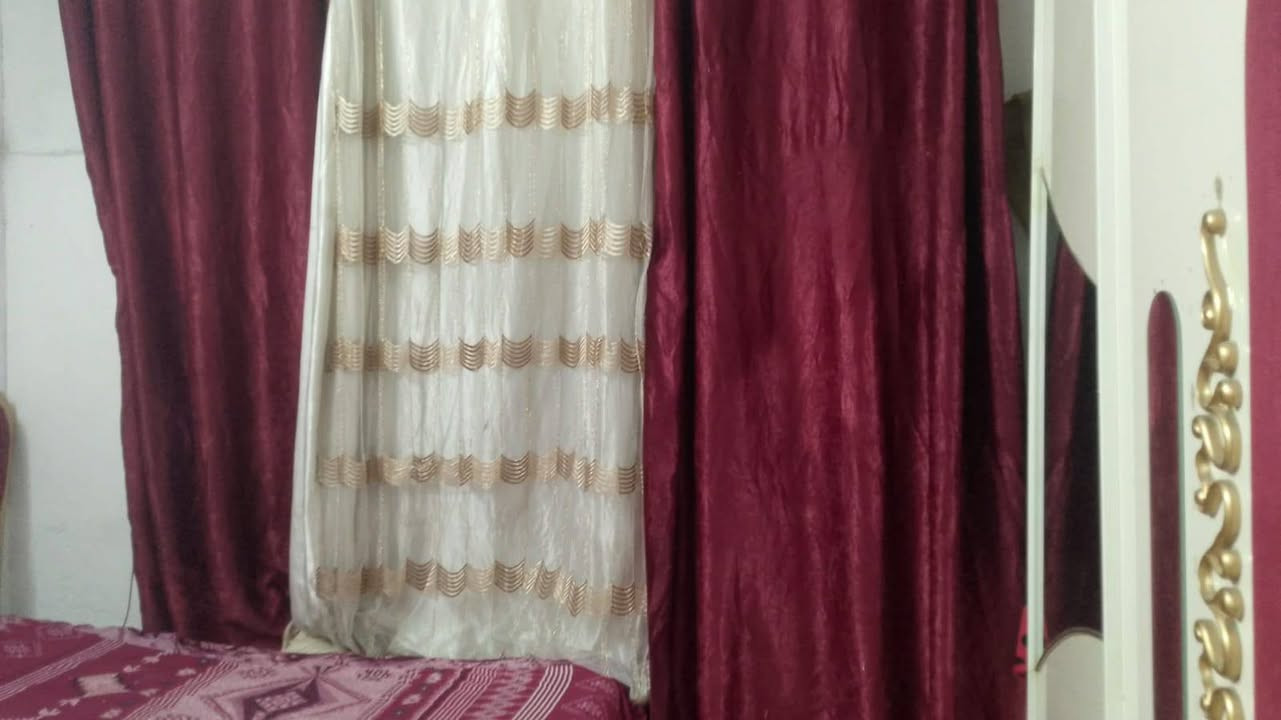 سلام عليكم غرفه نوم للبيع تركي السعر مناسب عارضها ب175وبيها مجال العنوان بغداد الشعب سبع قصور ***********
