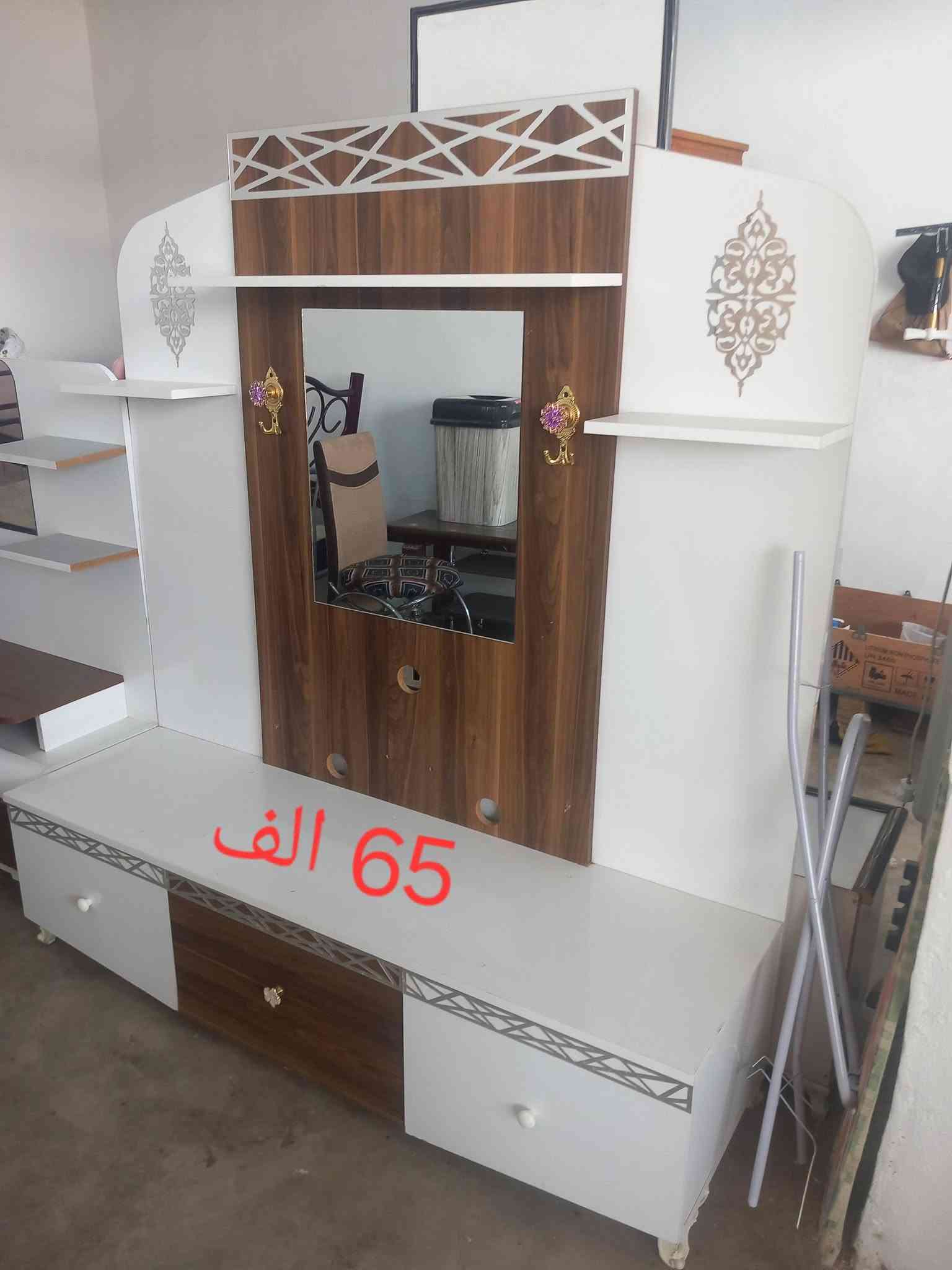 اثاث منزلي مستعمل للبيع

نص مكتوب في الصور:
- 25
- اثنينهن 30 الف
- 45 ألف
- 45 الف
- 40 ألف
- 45 الف سعر الواحد
- 25 ألف
- 50 الف
- 65 ألف