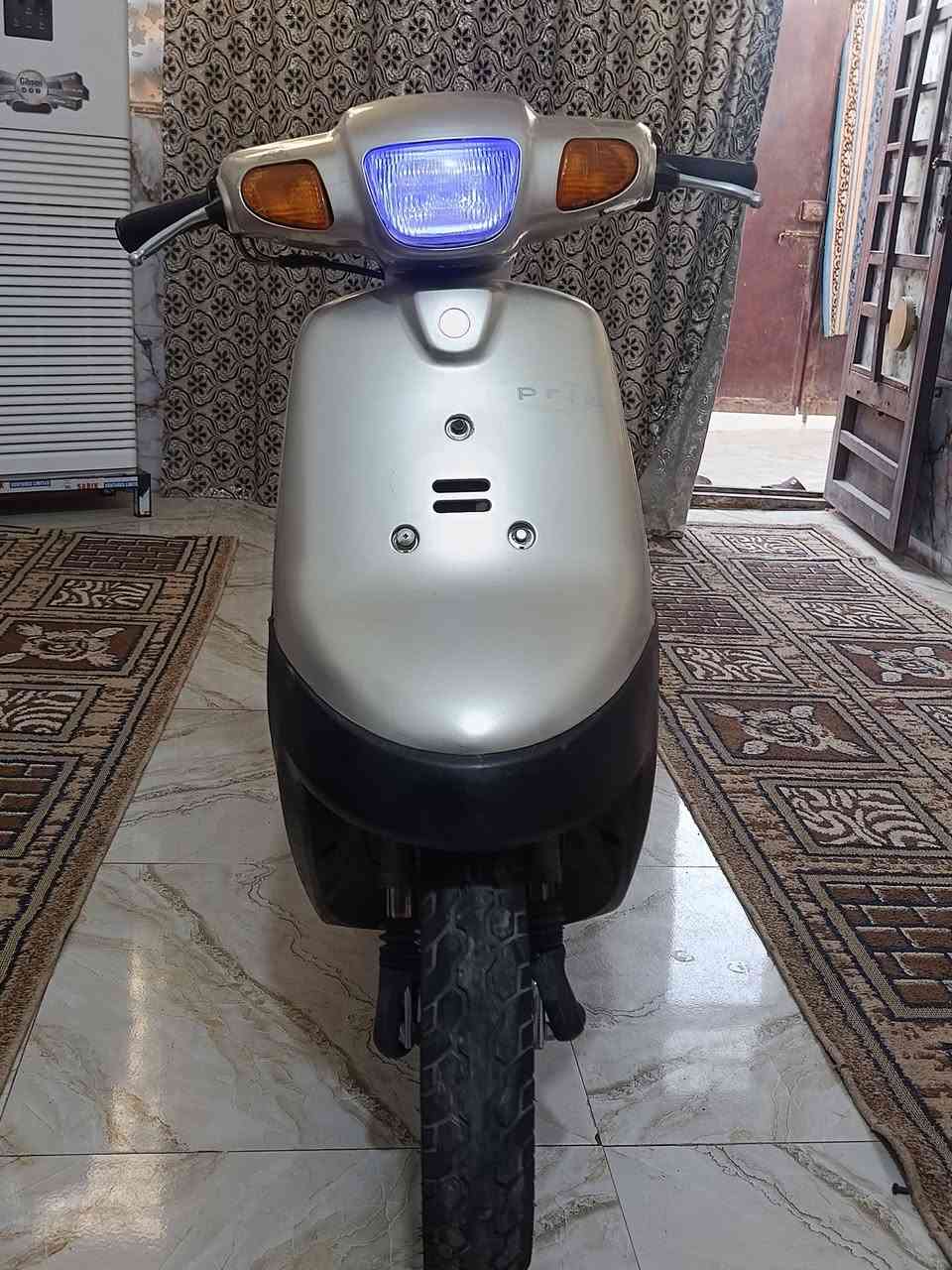 السلام عليكم دراجه بطه للبيع موديل 99كله شغاله سلف هندر كهربائياته سعر 250 مكان كربلاء حي نضال يم مستوصف الاتصال عل رقم ***********
