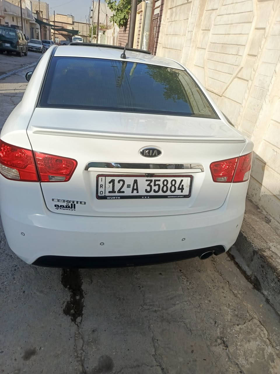 السلام عليكم 
كيا سيراتو ٢٠١٢ بدون صبغ أو حادث كير ومحرك شرط الفحص رقم سنوية جديده سعرها ١١٨وبيها مجال لتواصل ***********
