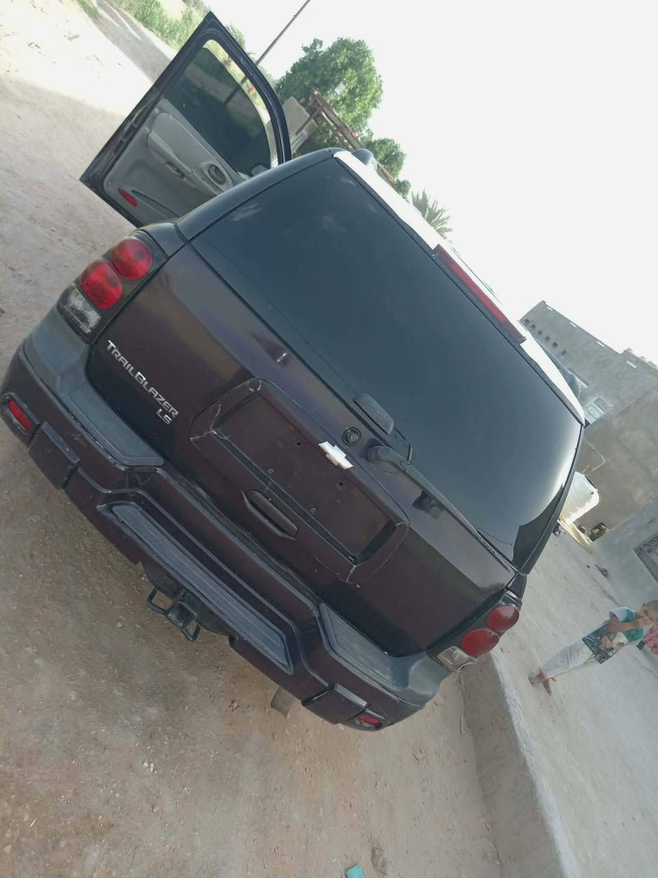بلايزر ٢٠٠٨ مال مزاد عندي وكاله عامه بيه
بيع 55 بيه مجال قليل او مراوس بيكم ***********      بيدون صبغ مكرك بلادي
