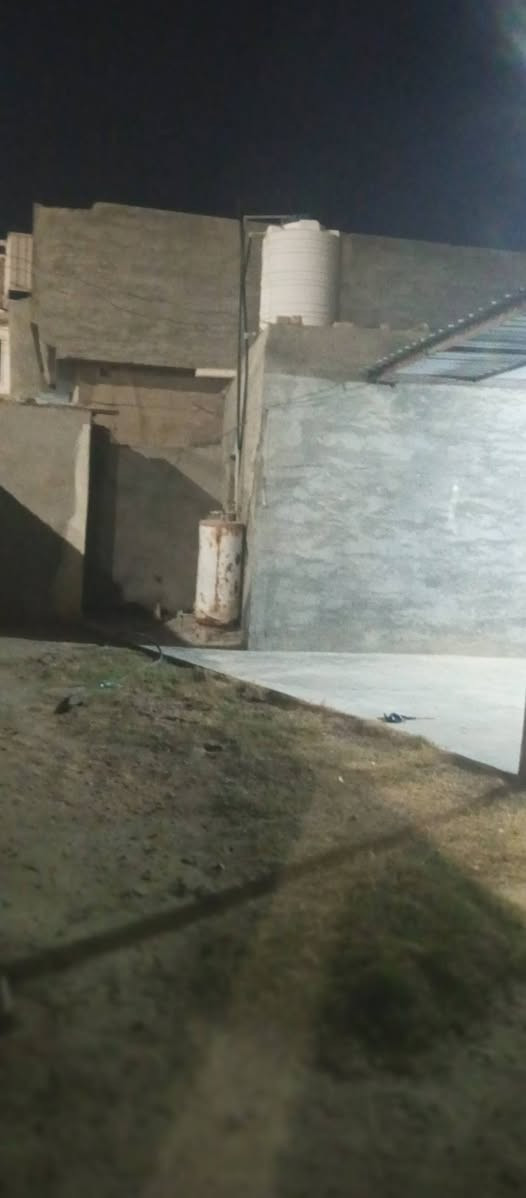 السلام عليكم
بيت للايجار بناء قديم من زمن عبد الكريم قاسم 
محتويات الدار غرفتين وصاله وحمام ومطبخ وطرمه 

العنوان نهر فليح ايجاره 150 غفل 
***********
