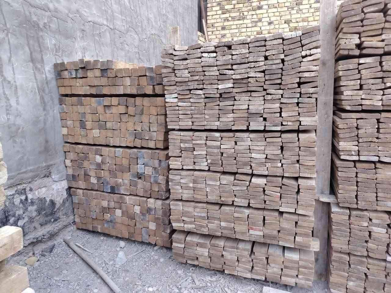 للبيع
 قالب خشب روسي نظيف مشتغل شغلتين فقط
عنوان الحلة المركز
اتصال هاتف ***********
