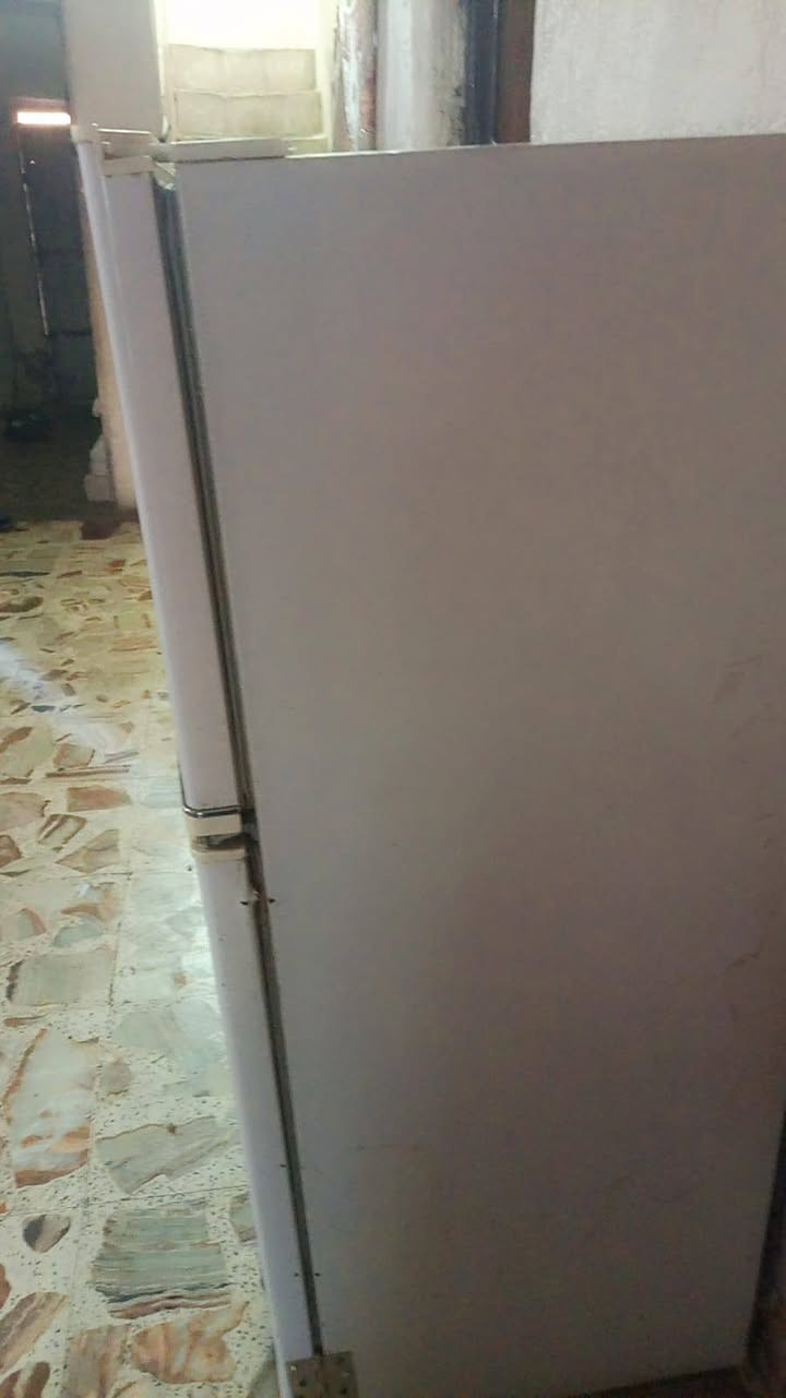 ثلاجه شغاله للبيع ناصريه  حي الشهداء ***********
السعر 60 الف
