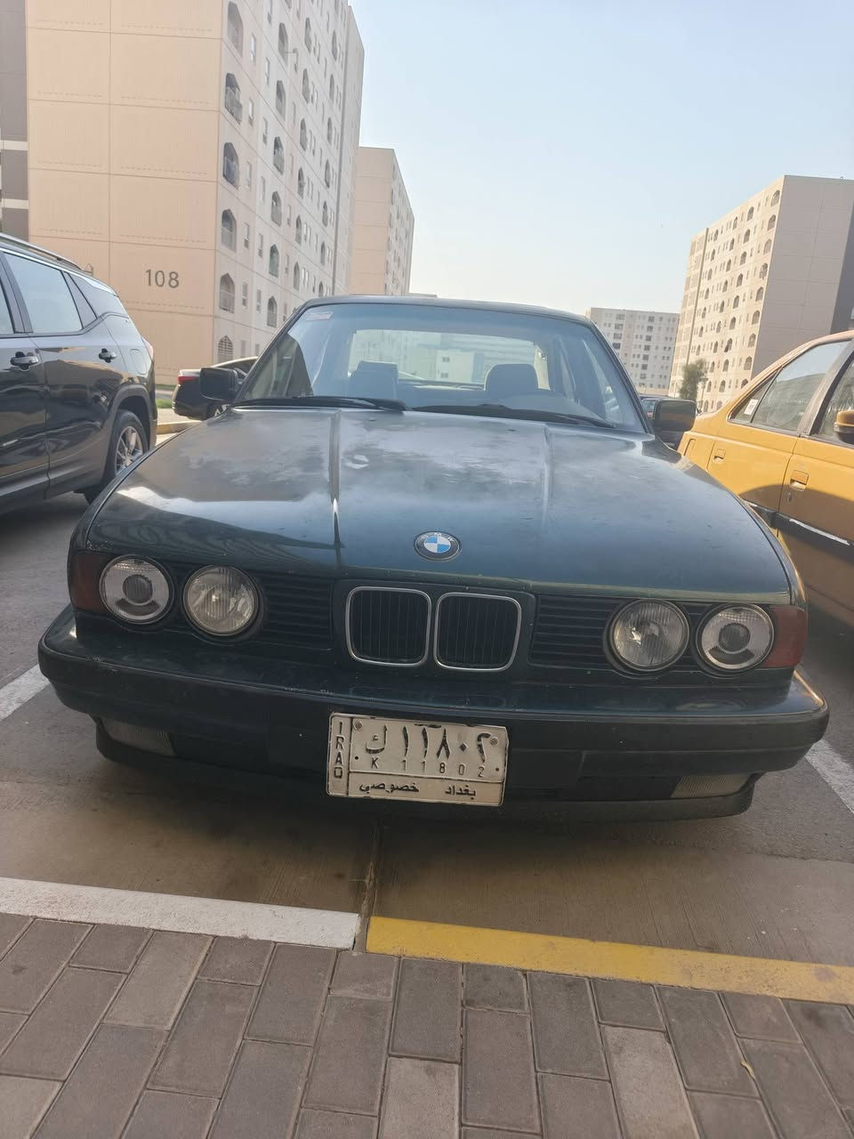 بي إم 535
مديل ١٩٩٢

محرك حاوية 

باتري جديد 

كير جديد 

تخم تاير جديد 

سيارة بدون ضربة 

سيارة جاردة يعني بلادية 

كلشي بيهة شغال 

هزة جديدة 

وأرقام جديدة 

سعر ٥٨ وبيهة مجال 

***********عنوان بسماية
