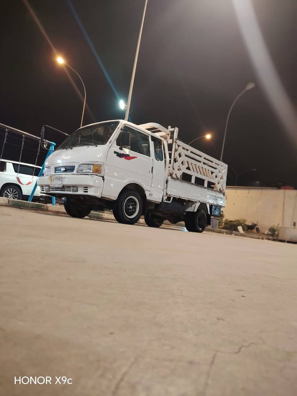 السلام عليكم كي للبيع موديل 95 مكينه بها خيط بخار كيرا شاص ورقم شاصه مقفول واكسين كفاله تايرات 6 جدد سياره رقم انجليزي تحويره 13  السعر 59 مكان الحله***********
