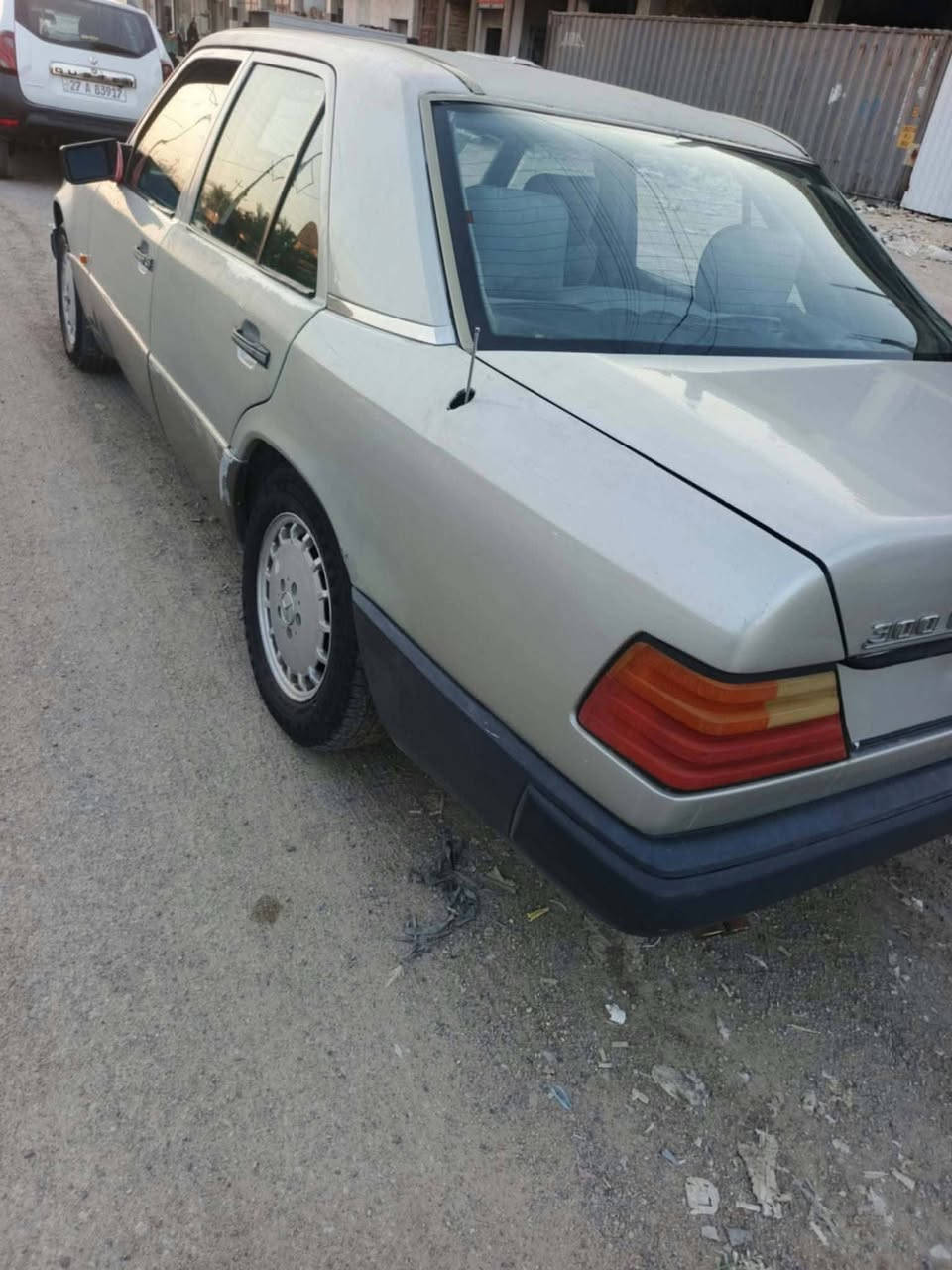 سلام عليكم مارسيدس دب موديل 92كير مكينه تخم تاير كهربائيات كلهه شغاله نقصهه بس تبريد هذا رقمي ***********
