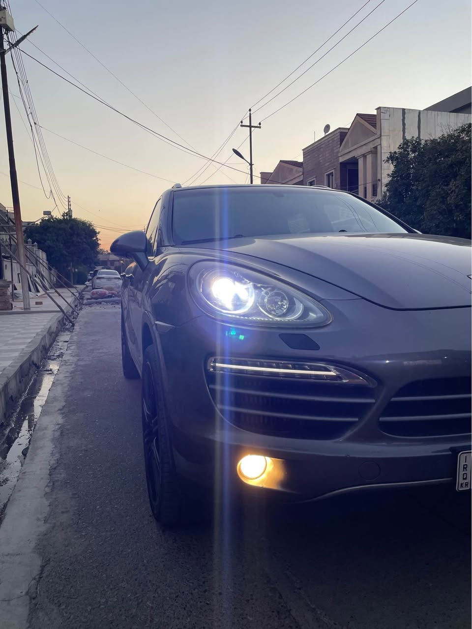 Porsche cayenne 2011 diesel 
پۆرش کایان ٢٠١١ مەکینە گاز ( دیزڵ ) زەمان دوەلی 
مواصفات :- 
پانۆراما 
کوشن سایق و سەکن میمۆری و هیتەر 
سوکان کارەبا و میمۆری 
کوشن ١٢ نەوع ئەجوڵێ 
ڕاداری ناوچەی کوێر ( ئاوێنەکان ) 
ڕاداری پێشەوە خۆی ستۆپ ئەکات 
سنوق کارەبا 
برێک بەسمە 
دەبڵی کارەبا بەرز و نزم ئەکات بە شەرت 
چەن مۆدێکی زۆری لێخوڕین ( دەبڵ ئەکسل - قورس و سوک - سپۆرت )
سیستەمی هاتنە خوارەوەی لێژایی
لەگەڵ پێچ کردنەوە لایتەکان ئەجوڵێ 
٣٦٠ دەرەجە حاسە 

مەکینە ٦ پستۆن گازە و زۆۆۆر کەم دەخوات حەفتەیەک تانکیەک ناخوات  مەکینە و گێڕ و تەقە و ڕەقە و کارەباییات و جەگ و دەبڵ و چوپ بە شەرتی ١٠٠ فەحس ، تەبرید لەسەر سویچ وەک سەلاجە وایە ، بانس و ڕۆن تازە گۆڕاوە و تحویل و غرامە بە شەرت نەفسی ڕۆژ هەموو شتێکی تازەیە و هەرزانترین نرخیش لە تەواوی عێراق بۆ ئەو سەیارەیە دامناوە 
تکایە لە ڕێگای وەتس ئەپ نامە بنێرن یان پەیوەندی بکەن ، سوپاس 
نرخی ١٤٠ وەرەقە و معامەلەیەکی برایانە
*********** whatsapp وەتس ئەپ السليمانية, العراق
