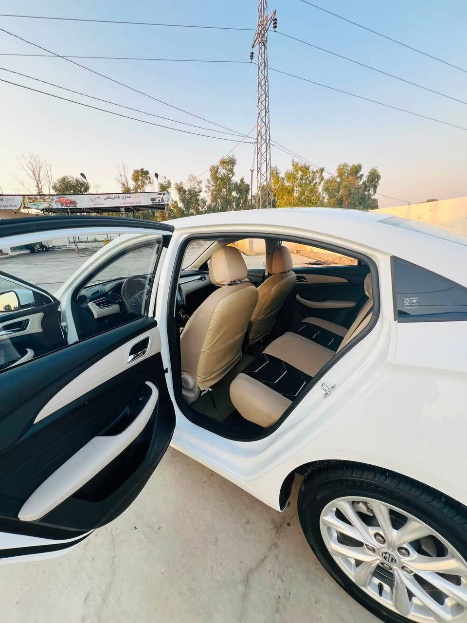 MG5فئه ستاندر 

موديل 2024

ماشية12الف  فقط (زيرو ) رقم  اربيل  باسمي هزة جديدة سويج مو بصمة السيارة

سيارة مال بيت ونظيفة جداً 

                                                               

السعر 105 وبيها مجال بسيط 

السياره تابعه لضمان الوكاله الضمان 6سنوات أو 200 الف كيلو متر 

السياره بدون قطرة صبغ

المكان كركوك

***********
واتساب ***********
