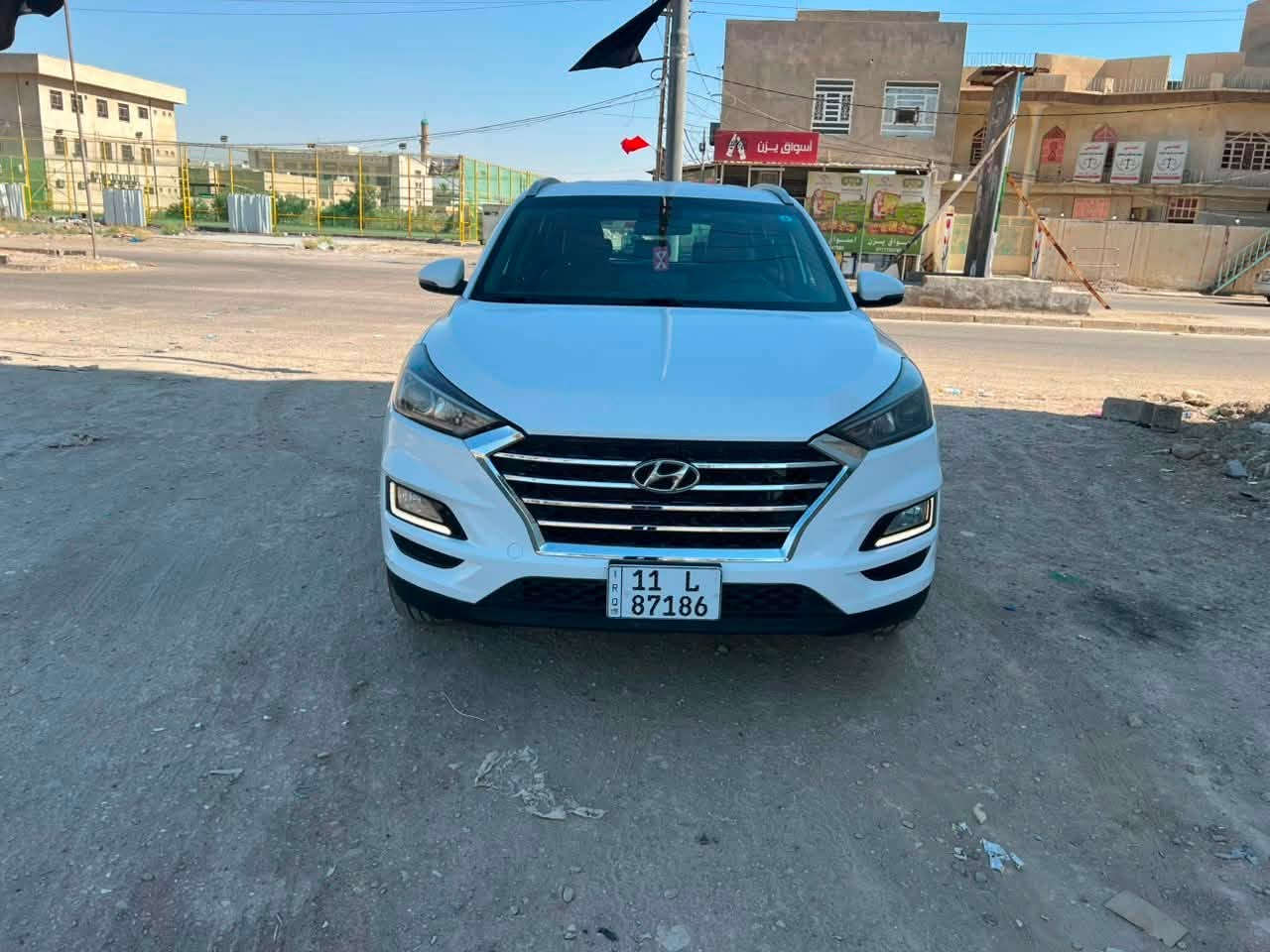 هونداي توسان خليجي
موديل ٢٠٢١
رقم بغداد الماني بسمي 
لون ابيض 
٤ سلندر ٥ راكب 
فوووووول مواصفات بدون فتحة 
بصمتين: تشغيل وتقفيل
داخل صاج الكاصد
بردات خلفية اصلية
كشنات جلد اصلي لونين 
كشنات ٢ كهرباء 
تشغيل عن بعد 
شاحن وايرلس 
شاشة كبيرة اندرويد 
كامرة دوارة اصلية 
مري شفط مع القفل 
حساس امامي وخلفي 
نظام ايكو درايف 
تحكم استيرن فول 
حاكية : ابلوتوث: اوكس 
شاشة اعطال بلدشبول 
كيجات السرعة زئبقية 
جي : بي: اس: خرائط طرق 
اريل اسود طيارة
هند بريك برجل 
تبريد ابيانو لمس 
تبريد قطعتين ثلج 
لد امامي وخلفي 
لايت زنون اصلي 
اضواء ترحيب بليدات
علامة سورنتو بلدوسة 
يدات نيكل اصلي 
اشاير بلمري 
٥ ويل كب ١٩
تخم تاير جديد لك 
ماشية ٦٣الف اصلي 
كير ومكينة وصدر وحدادية وتبريد كفالة عامة
بدون ضربة وتبديل واشخوط وبارد وصبغ عدى اشوية بارد بسيط 
الرقم الدولي الجديد // هزة جديدة // سنوية جديدة 
سيارة جديدة مال بيت بية تراي مال زيرو 
من زيرو لحد الآن ماطابة تصليح البصمة الثانية ممستخدمة 
كتلوكات الشركة موجودات// البصمة الثانية ممستخدمة 
السعر ١٩٢$
***********
