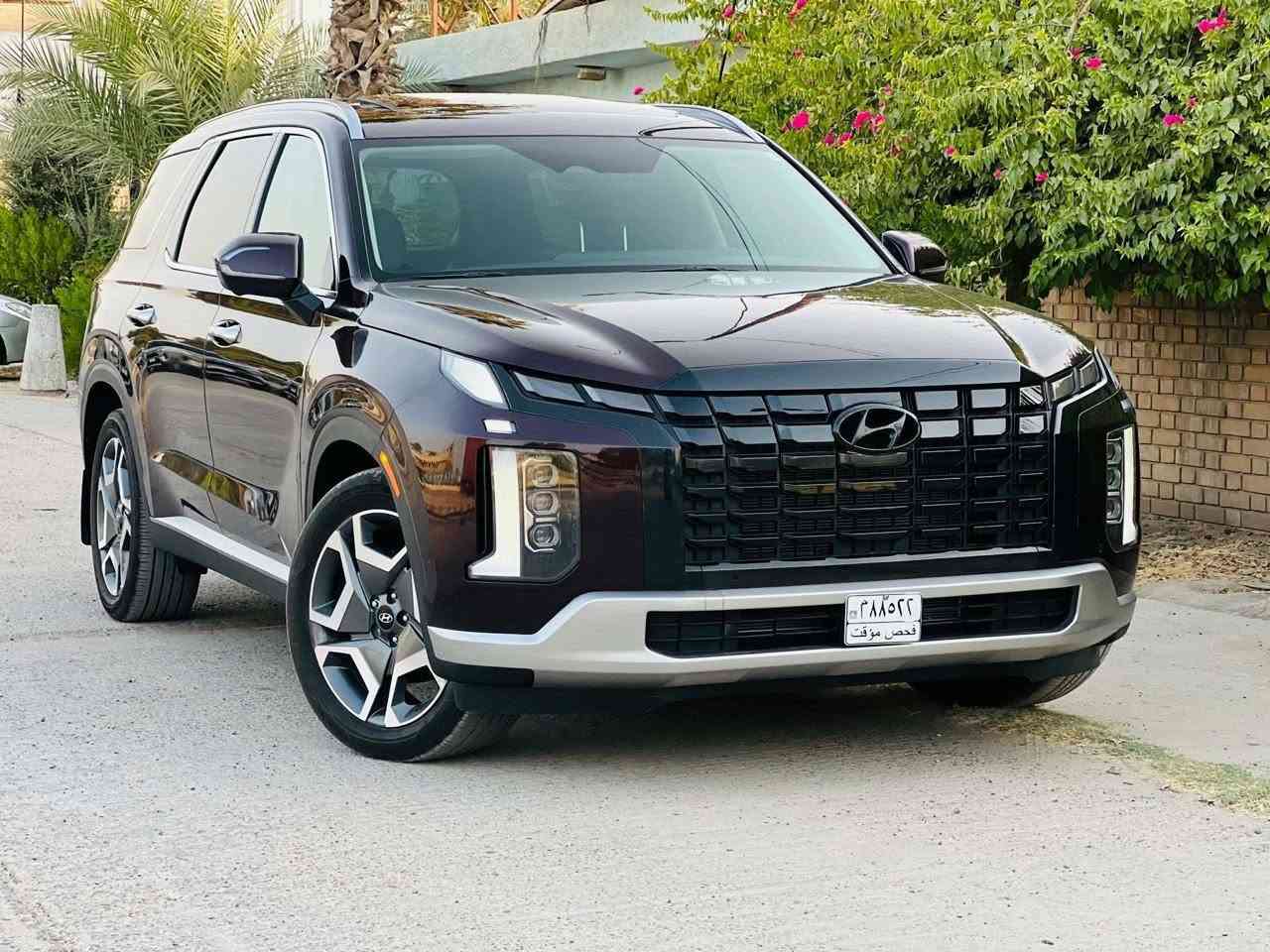 السلام عليكم للبيع
هيونداي بالسايد موديل2024 فئة sel premium وارد امريكي 
رقم بغداد 
السعر  270 قابل للتفاوض 
عداد مسافة ٢٤ الف ميل
مكان السيارة الحلة رقم هاتف (***********)
 حجم المكينة 6 سلندر 3800 
1. ٤ كاميرات محيطية ٣٦٠ درجة
2. رادارت أمامية وخلفية وجانبية
3.فتحة سقف
4. كشنات كهرباء خزن وضعيتين مع تدفئة وتبريد المقاعد الامامية والخلفية 
5. صندوق كهرباء 
6.تشغيل عن بعد
7. حساسات أمامية وخلفية
8. مرايا جانبية هيتر + تعتيم
9. التشغيل والتوقف التلقائي
10 . نظام الثبات الالكتروني
نظام التحكم بالفرامل
نظام التحكم بالسحب
نظام التحكم بالفرامل على المنعطفات
نظام مساعدة الفرامل الهيدروليكي
نظام مساعدة النزول من المنحدرات 
نظام مساعدة الصعود في المرتفعات
نظام تحذير من الاصدام
حادثه بنيد تبديل فقط بدون داخل وصبغ مقدمه الجاملغ فقط (صور الحادث ورقم الشاصي داخل المنشور )
