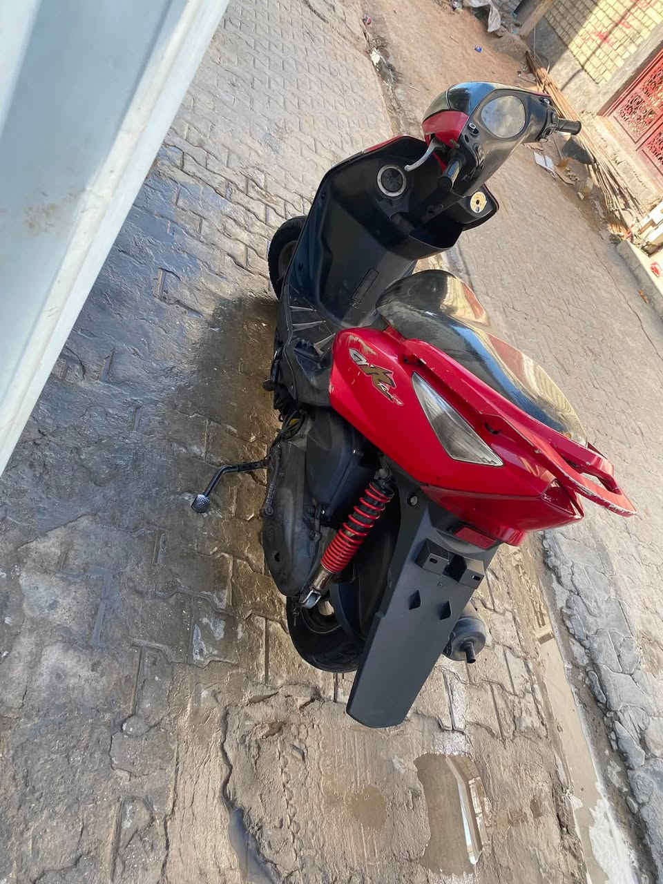 السلام عليكم دراجه ثعلب للبيع مكينه خير من الله لا تنقص ولا تبخير سلف هندر نكره بكل وقت  كهربأيات كله شغاله قفل ستيرن دراجه كدامك سوفت عينك سعر 400 بيه مجال 
اكفلكً سرقه من باب بيتي تخذه رقم هاتف *********** وتساب رصيد بي
