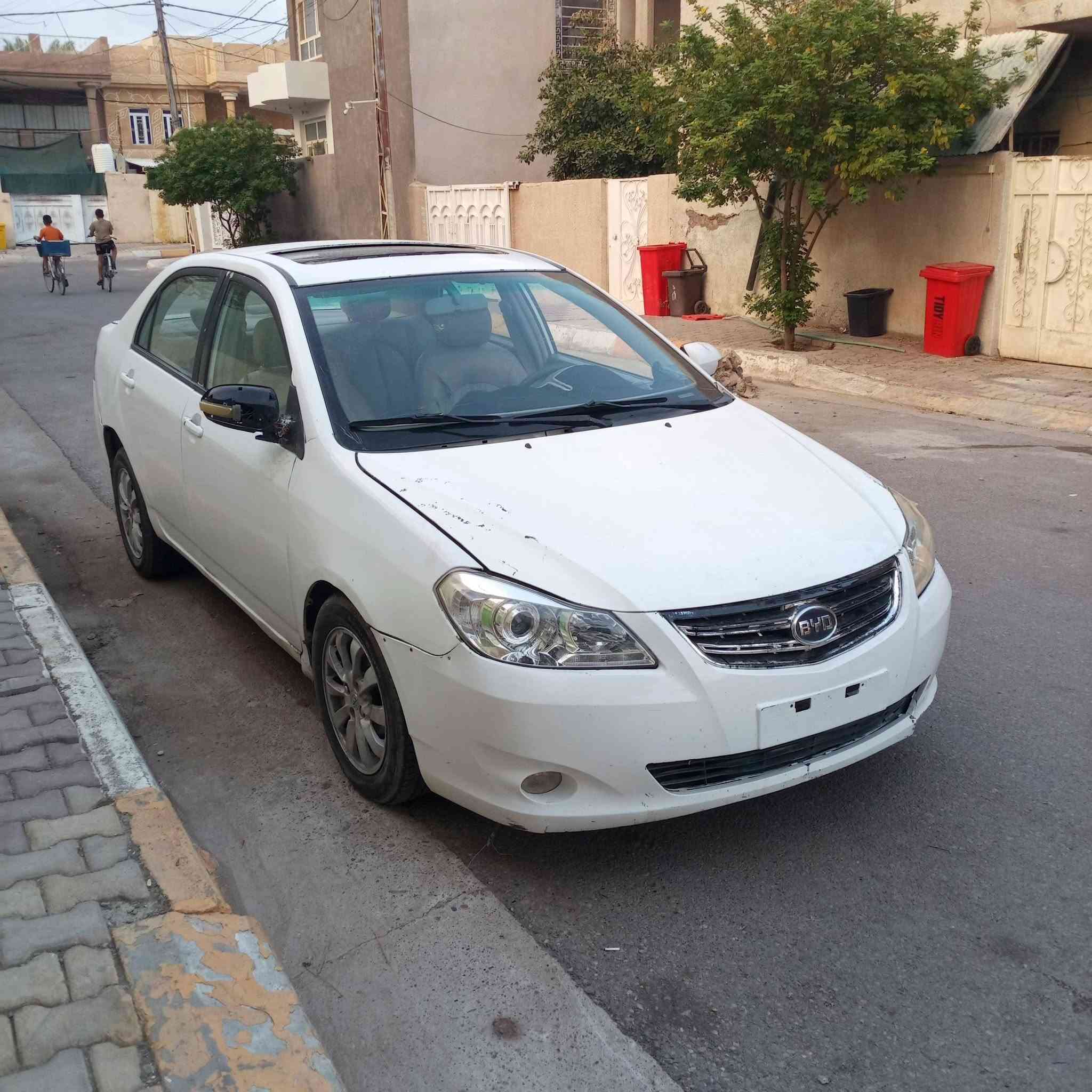 سلام عليكم بيوايدي موديل 14مكينه او كير خير من الله رقم كليزي سياره 35وبيهة مجال ***********
