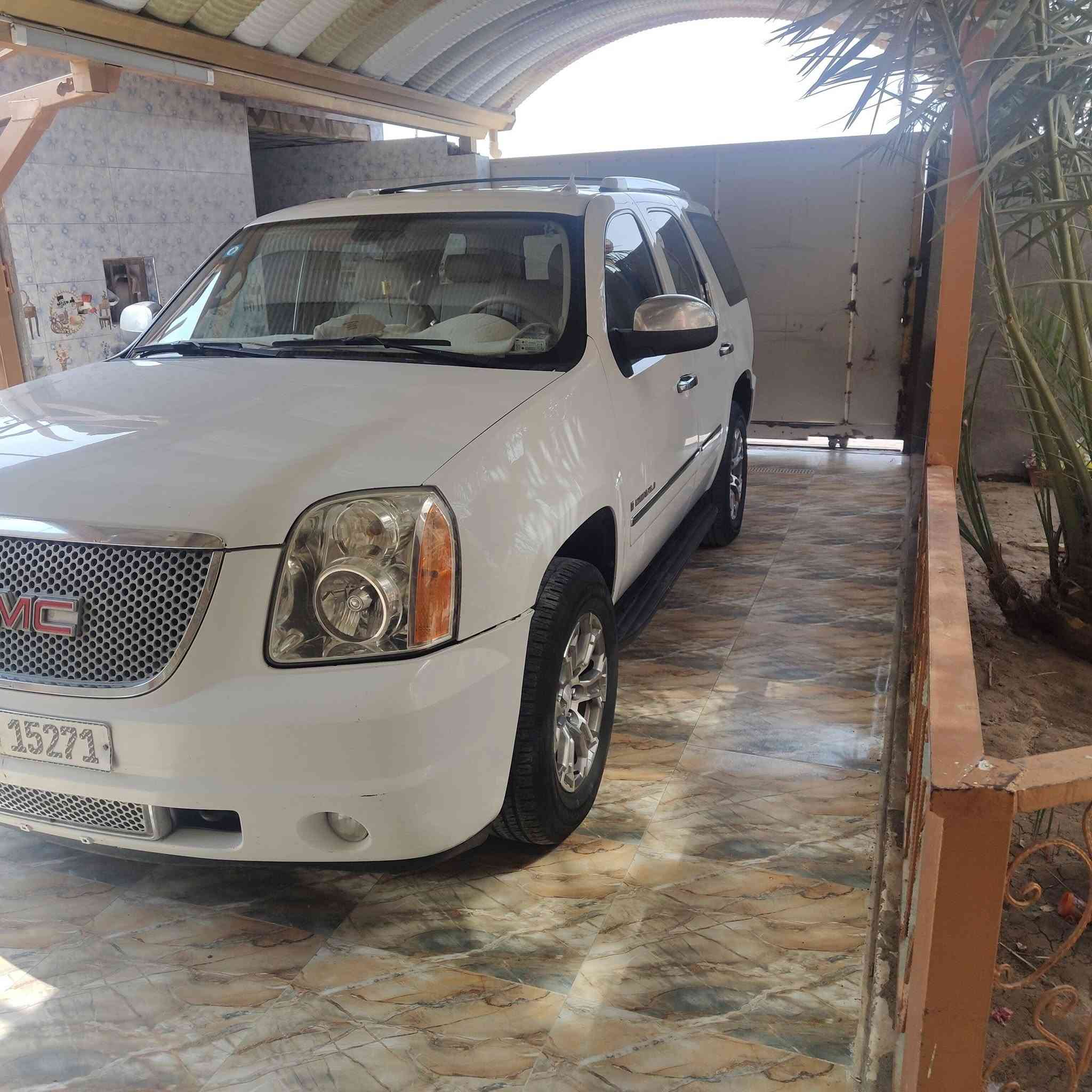 السلام عليكم
يوكن مديل 2009 بسمي رقم بغداد مجدده لغاية 2030
 ضربه بالجاملغ الايسر الامامي راجع بارد تبديل باب الجهه اليمنى الخلفي نفس اللون بدون اي شئ
دنلي كل شئ شغال بيهه حداده 80 بالمائه اي استفسار اتصال على
هذا الرقم ***********
السعر 175 ورقه
