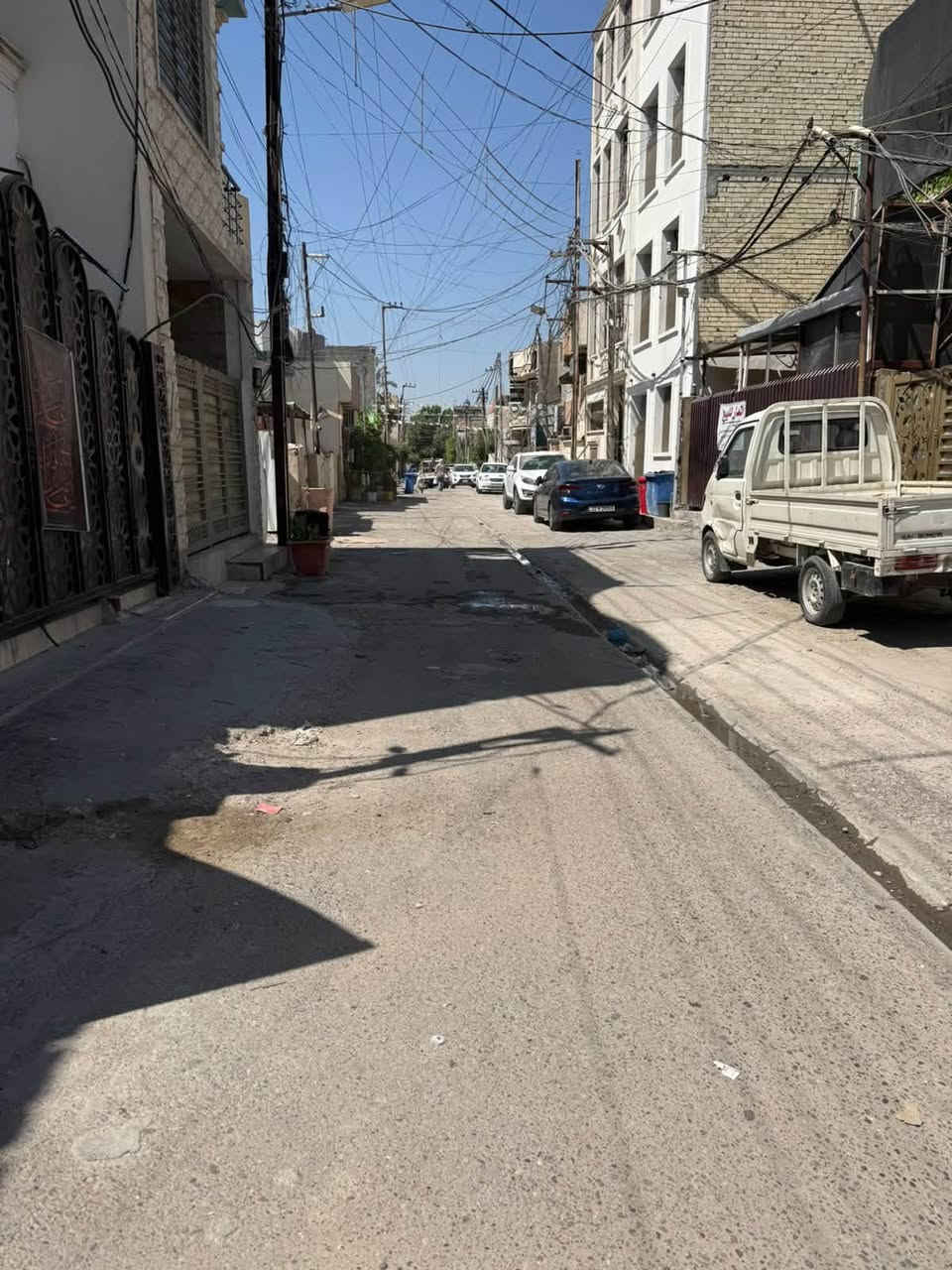 قطعة ارض للبيع حي تونس 100 متر واجهة 5 نزال 20 
بداية الزراعي نهاية السكني 
فرع علي انشائية
للاتصال/***********
