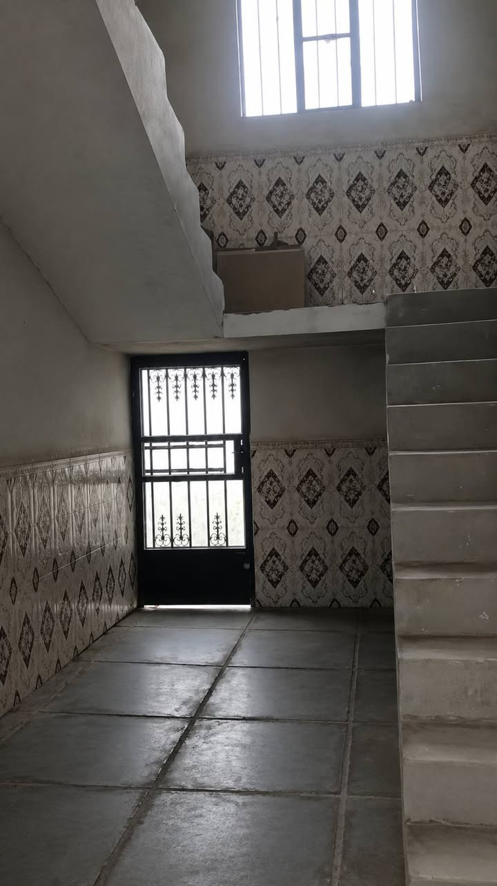 السلام عليكم بيت زرعي للبيع الديوانية قضاء الدغاره البيت يحتوي على👇
غرفتين وصاله كبيره ومضيف وبلااضافه عرصه ومساحه البيت وعرصه 400 متر قابل للزياده الغرفه الاولى 6×4 الغرفه الثانيه 7×4
الصاله 11×4 المضيف 11×4 البيت يحتوي على داير مداير البيت للاستفسار اتصل برقم ***********
الرقم الثاني ***********
