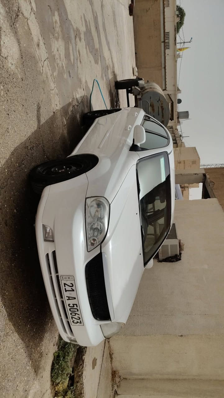 اوپترا 2007 ئۆتۆماتیک زۆر خاوێنو جوانە  لەوێنەکە جوانترە دوپارچەی هەیە دو چەمەلەغی لای سەکن  بێ ناو گرتن ، 
شانەیەکیشی پەمپە لەسەر ساغی
پشتو پێش کەپس 
هەمو شتێکی بەشەرتە
سەنەوی نوێیە
66 و مەجال
***********
***********
