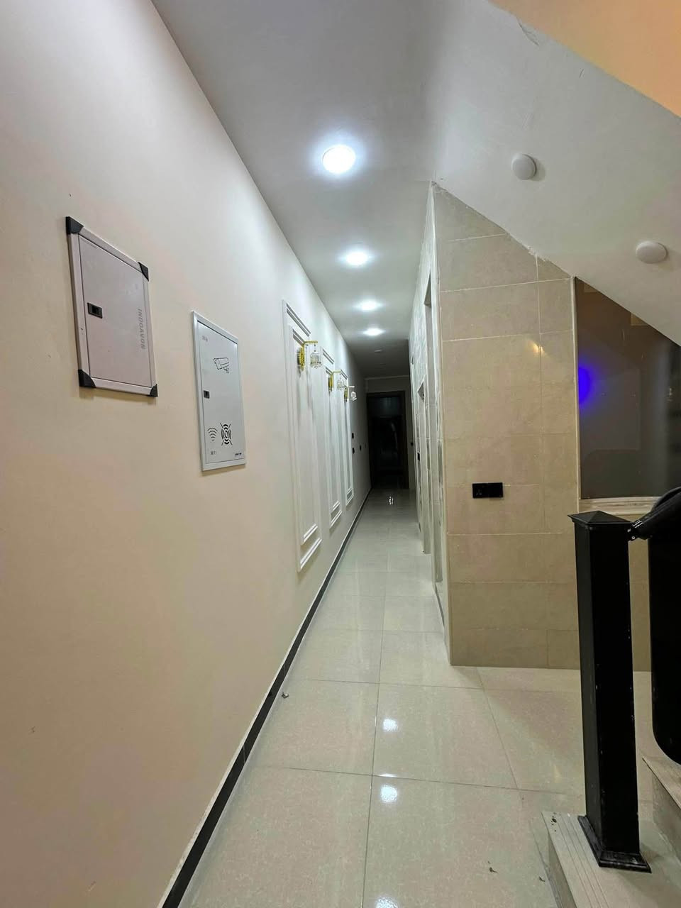 دار البيع 🏠 
المساحه 100م 
الوجه 4 نزال 25 
يحتوي على ومطبخ 
وحمامات 2
وثلاث غرف نوم 🛌 
العنوان ضباط الشهداء خلف المدرسة الألمانية خلف التجاري
الاستفسار *********** ☎️
