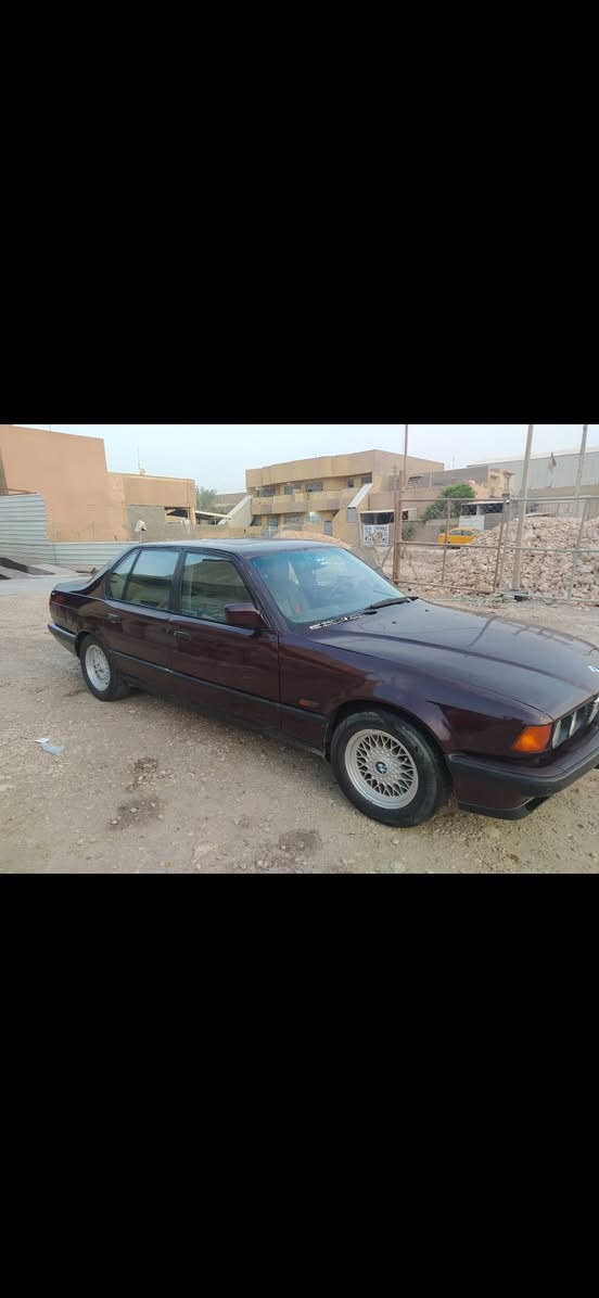 السلام عليكم ..
سياره موديل 93 حجم 740 ثمانيه سلندر رقم بغداد مميز 
دبل جام 
تبريد شغال 
بجم عريض 
جنطه شفط 
سيدي جنجر 
ايرباك 
مري كهرباء 
كشنات كهرباء 
حساسات اماميه 
فتحة سقف 
مواصفات 740 معروفه 
سياره باسمي سنويه وارقام جديده 
بيها نواقص المحرك بيه بطل واحد فقط واكف وكشن لسائق والصدر تعبانات 
السعر 65قفل مكان السياره بابل 
***********
