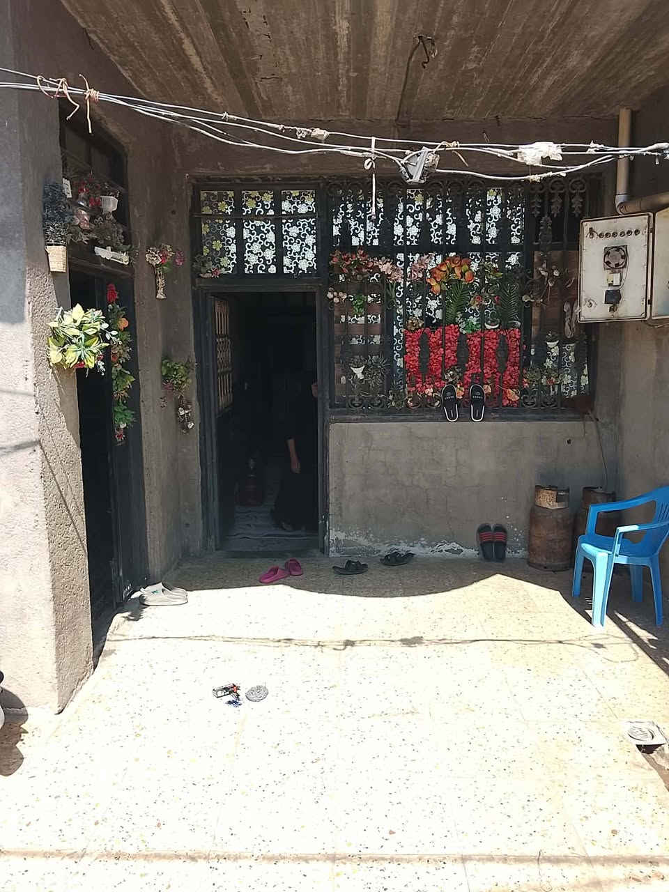 سلام عليكم بيت لبيع 150 متر صب مسلح بحي طارق شارع لمدارس بلاخيرر ركن عل لشارع  لاستفسارع عل لرقم اني مكلف بلنشر ***********
