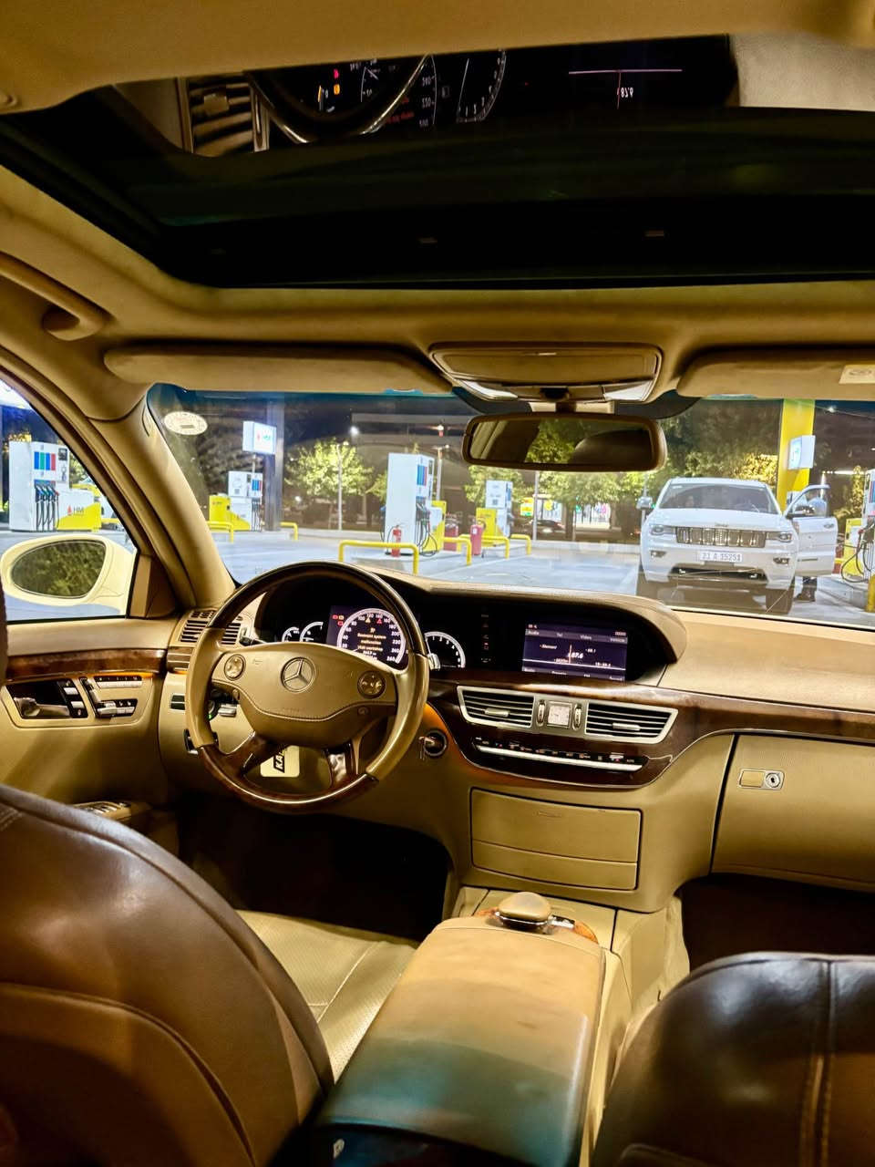سەرەتا بە ناوی خوای گەورە 
مارسیدز s 350 
مۆدیل ٢٠٠٨کامل کامل کراوە بە ٢٠١٣  سەیارەکە زۆر تازەو چوان ماوەتەوە گیرو مەکینەو کارەبای بەشەرت مەکینەی نەکراوەتەوە بەشەرتی ١٠٠فیتەر دەعامی بۆدەعامی چاڵ شخوت نیەتی  یەک پارچە بۆیاخی ئەورپایە  مواسەفات 
پانۆراما 
درگا لارچ 
ناو زەرد 
کامێرا
حاسە 
شاشەی گەورە 
٤کوشن کارەبا 
٤کوشن ساردو گەرم 
درگا سەحب 
سندق سەحب 
رادار 
سەیارەکە کامل هەیکەلی دەسکاریی کراوە  
پیشو دوا زۆر تونو تۆڵە  بۆ مەسرەف مەگەری هەموو گیانی ئەدەم بەشەرت 
تکایە ئەگەر موشتەری نیت سەرمان مەئیشینە  لەخۆتەوە سعر لی مەدە  سەیارەی وا پاک تازە نەماوە 
ژ:م*********** السليمانية, العراق
