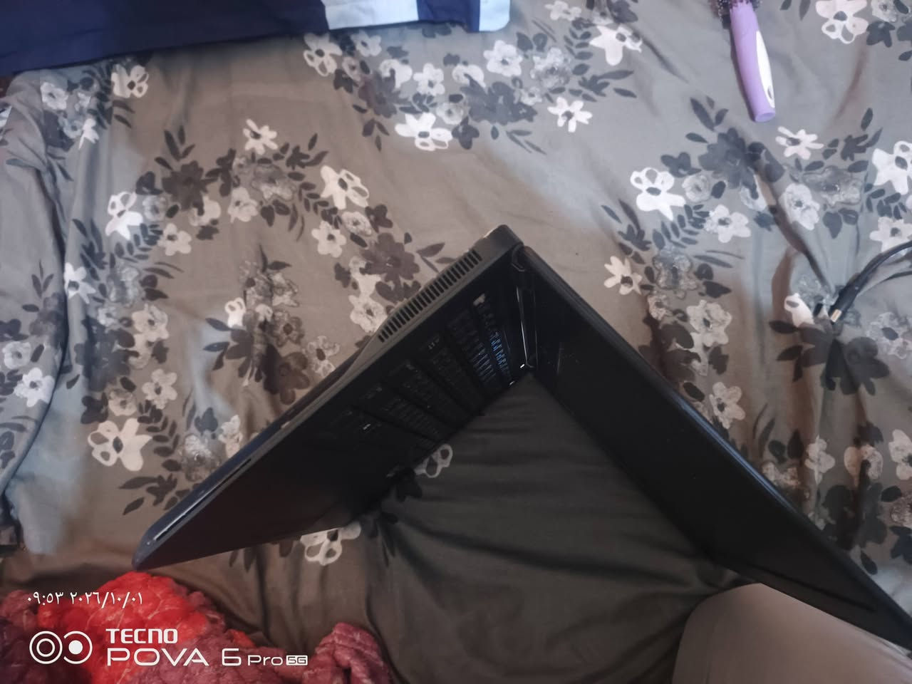 💻 Dell Latitude E7450 — جهاز عملي وسريع بسعر 150 ألف فقط
إذا تبحث عن لابتوب عملي للدراسة، العمل، الإنترنت، البرامج المكتبية، مشاهدة الفيديو، وحتى تشغيل الأنظمة والبرامج المختلفة، فهذا الجهاز خيار ممتاز بسعر مناسب جدًا.
🔹 Dell Latitude E7450
🔹 Intel Core i5 الجيل الخامس – i5-5300U
🔹 RAM 8GB
🔹 SSD 256GB ⚡
🔹 شاشة 14 بوصة FHD بدقة 1920×1080 🖥️
🔹 Intel HD Graphics
🔹 Windows 11 Pro
🔹 جهاز خفيف وعملي وسهل الحمل
🔹 مناسب للدراسة، العمل، الإنترنت، Office، البرمجة والاستخدام اليومي
🔹 وجود SSD وRAM 8GB يعطي الجهاز استجابة جيدة في الاستخدام اليومي
🎁 والأجمل: كيبورد إضافي هدية مجانية مع الجهاز
يعني تحصل على جهاز + كيبورد إضافي بدون أي تكلفة إضافية.
⚠️ ملاحظة بكل وضوح: توجد 3 أزرار في الكيبورد الأصلي لا تعمل، لذلك أرفقت كيبورد إضافي هدية للاستفادة من الجهاز بشكل طبيعي.
💰 السعر: 150,000 دينار فقط
📍 المكان: كربلاء.   رقم التواصل والواتساب (***********)
الجهاز مناسب لمن يريد لابتوب عملي بإمكانيات جيدة وبدون دفع سعر الأجهزة الحديثة، ومعه كيبورد إضافي مجانًا.

نص مكتوب في الصور:
- ٠٩:٤٥ ٢٠٢٦/١٠/٠١
- TECNO POVA 6 Pro 5G
- ٠٩:٤٩ ٢٠٢٦/١٠/٠١ TECNO POVA 6 Pro 5G
- ٠٩:٥٤ ٢٠٢٦/١٠/٠١ TECNO POVA 6 Pro 5G
- ٠٩:٥٣ ٢٠٢٦/١٠/٠١
- TECNO
- POVA 6 Pro 5G