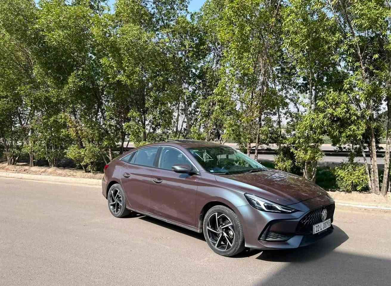 MG gt 2022 بيع او مراوس بهايبرد
استلام من شركة ٢٠٢٤ 
الضمان بعدله سنه 
فول مواصفات لون مميز متقلب اربع الوان
ماشيه 30mi
بيها بارد باب عكس سايق والخلف 
السعر  : اتصل ع ارقام صاحب سياره 
***********
***********
