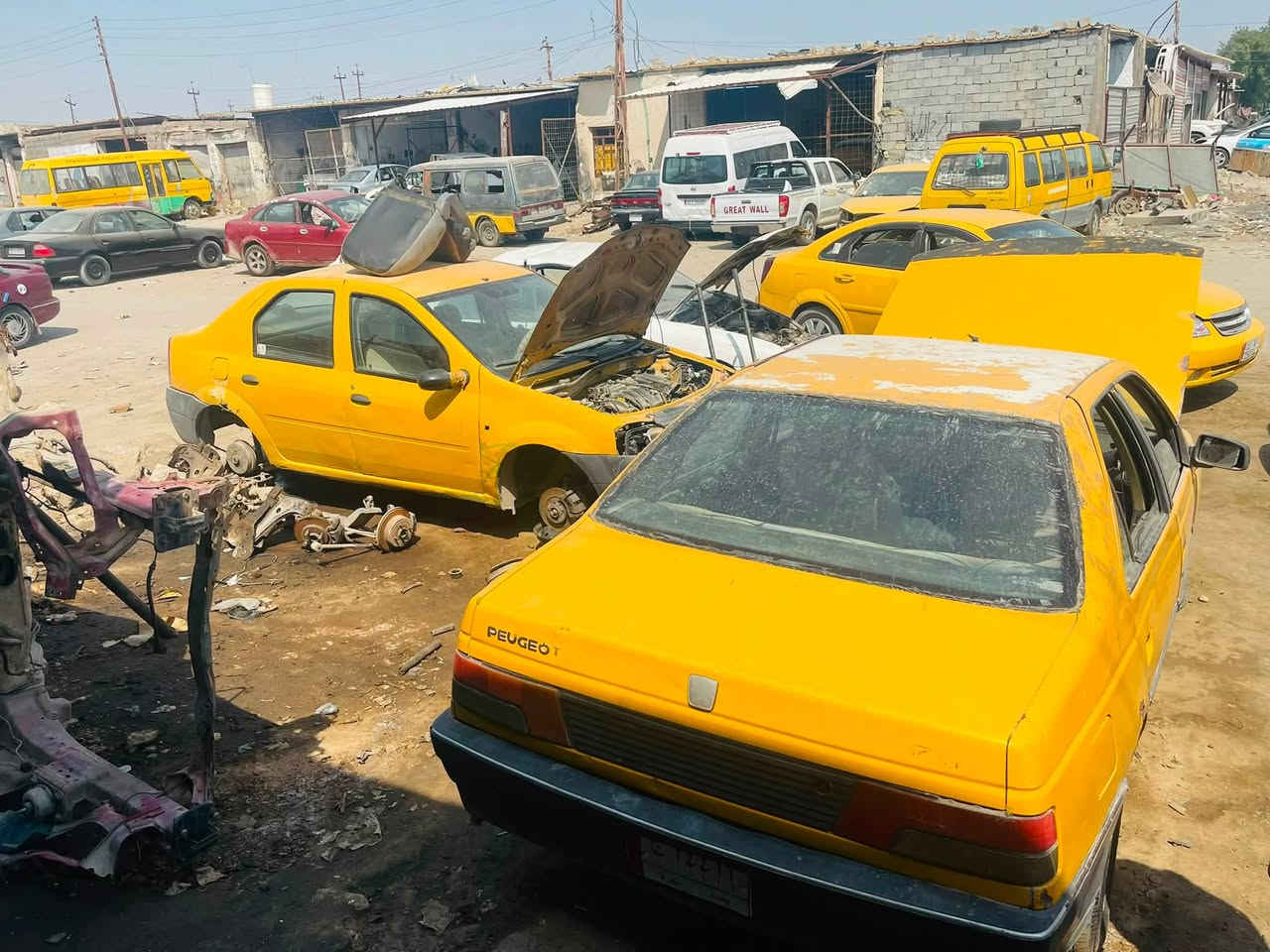 سلام عليكم شباب تم تفصيخ بيجو روه  او رينو شنو تحتاجون موجود المكان بابل جبله حي الصناعي للتصال ***********
