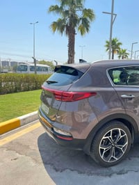 سبورتج 2020 (جيتي لاين )فول 1/1 السيارة بيهة نص دعامية الخلفية صبغ وال...