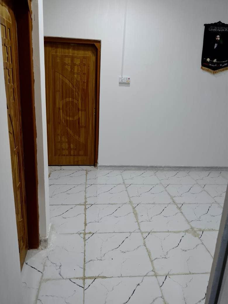 سلام عليكم
#دار سكن للبيع طابقين 
المساحه 370 متر بيت مرتب على شارع تبليط 10 متر #جميع الخدمات 
متوفره 

#يحتوي البيت على أربع 4️⃣ غرف نوم و صالتين 
#و ديوان و مطبخ و مناور 
و صحيات داخلي و خارجي 
و كراج سياره 
جنس العقار وقف سني اصولي مسجل و كامل 
العنوان أبي الخصيب شارع الوسطي 
#موقع يخبل ١٠٠ متر عن شارع الوسطي 
#السعر 90 مليون و قابل لتفاوض 
#لتواصل *********** البصرة, العراق

