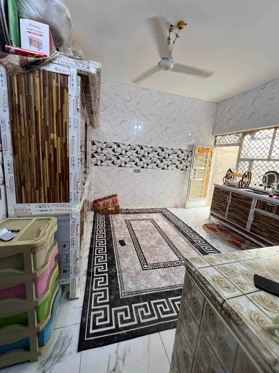 سلام عليكم بيت وعرصه مساحه 280نهايت شارع الوكفه يبعد عن المشروع 80متر الستفسار الرقم ***********
