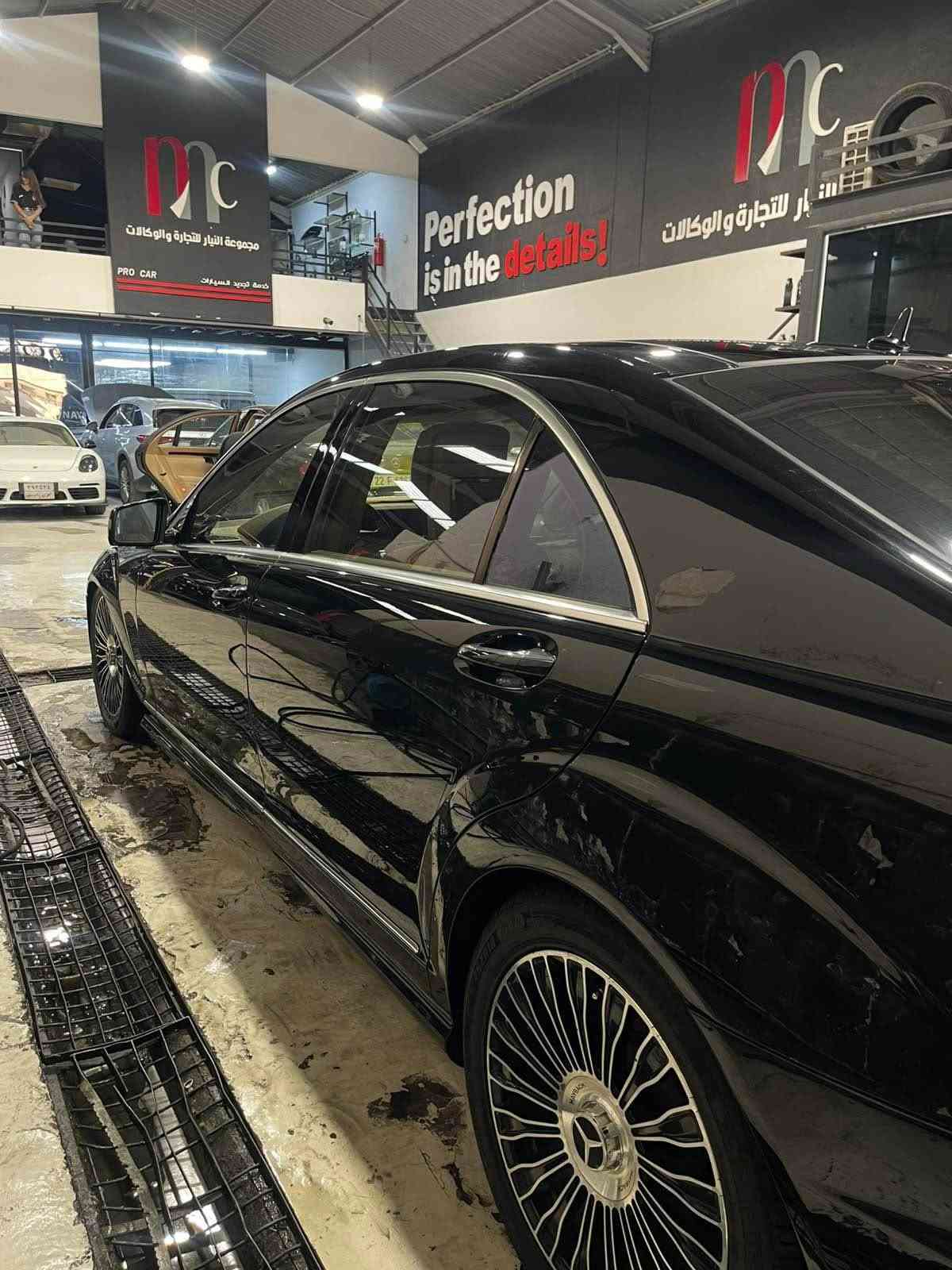 مارسيدس s500 كلاس
الموديل ٢٠٠٦ محدث ١٣
ماشية ١٣٠ كيلو متر 
الوارد خليجي 
كامل مواصفات 
باب طويل لارج + شفط
بانورما 
رادار أمامي + خلفي 
بردات خلفية 
كشنات تدفئة تبريد + خزن ذاكرة وتحكم كامل
معاملة الرقم جاهزة و للتحويل المباشر .. 

للتواصل ☎️ : *********** بغداد, العراق
