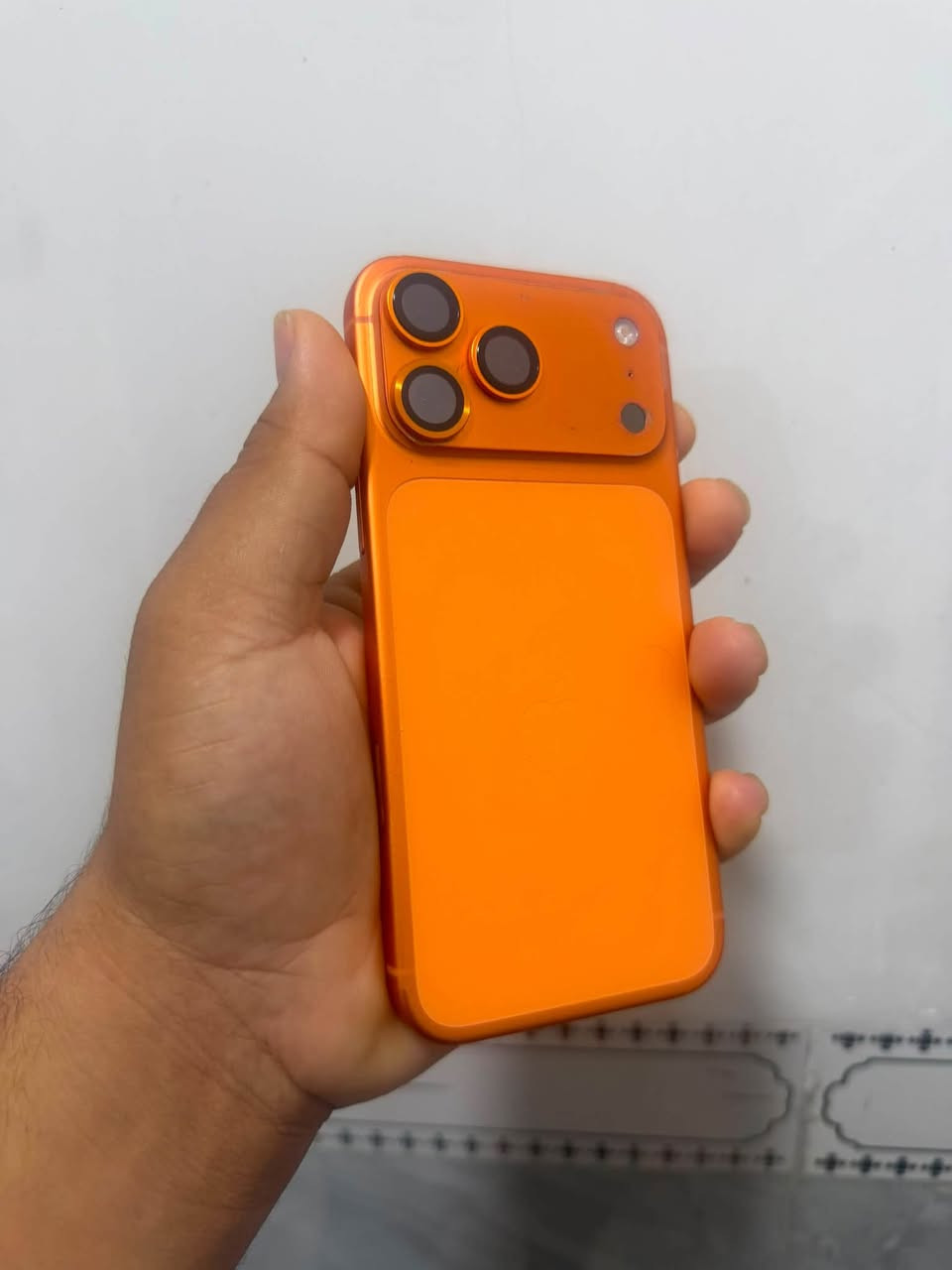 السلام عليكم أيفون 17pro max اي سم 🔥عربي شرق اوسط مو ياباني 
بطاريه96

🔥🔥ملاحضه ذاكرته 512 
السعر قفل 1850 الف

شريحه إلكترونية نضافه100٪ألون برتقالي مثل ما موضح بل صورة مكان بغداد مدينة الصدر 
***********

نص مكتوب في الصور:
- حالة البطارية عادية حالة البطارية تعمل بطارية iPhone هذه على النحو المتوقع. حول البطارية والضمان... الحد الأقصى للقدرة 96% هذا قياس لقدرة البطارية مقارنة بقدرتها عندما كانت جديدة. قد تتسبب القدرة المنخفضة بتقليل ساعات الاستخدام بين عملية الشحن والأخرى. عدد الدورات 244 هذا هو عدد مرات استهلاك iPhone لققدرة البطارية. معرفة المزيد... تاريخ التصنيع آب 2025 أول استخدام تشرين الأول 2025
- حول الاسم iPhone (3) إصدار iOS 26.7 اسم الطراز iPhone 17 Pro Max رقم الطراز MFYD4AH/A الرقم التسلسلي CY1FM3YF7G الضمان المحدود تاريخ انتهاء الصلاحية 2026/10/25 الأغاني 0 الفيديوهات 975 الصور 1,816 التطبيقات 54 السعة 512 غ.ب. متوفرة 304.82 غ.ب.