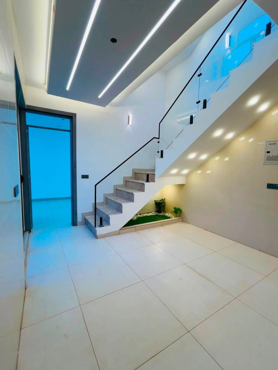 🏠#للبيع_بيت_100متر واجهيه 6،25متر نزال 16متر
🏗️بناء طابقين وبيتونه 

📍العنوان #بغداد_الدور_البوعيثه
⬅️مجمع السلطان الثالث

🔹يحتوي البيت على؛
✅غرف منام 3-
✅ستقبال-
✅مطبخ-
✅ صاله-
✅مجمع صحيات 2-

🔴 ملاحضه البيت جاهز للسكن ✨ 

🔹نوع العقار طابو زراعي سند 25 اقرار محكمه

🔴السعر 139 ""مليون 

🔹البيت واضح بصور للاستفسار خاص او الاتصال على الرقم  
 واتساب ♦️***********♦️
