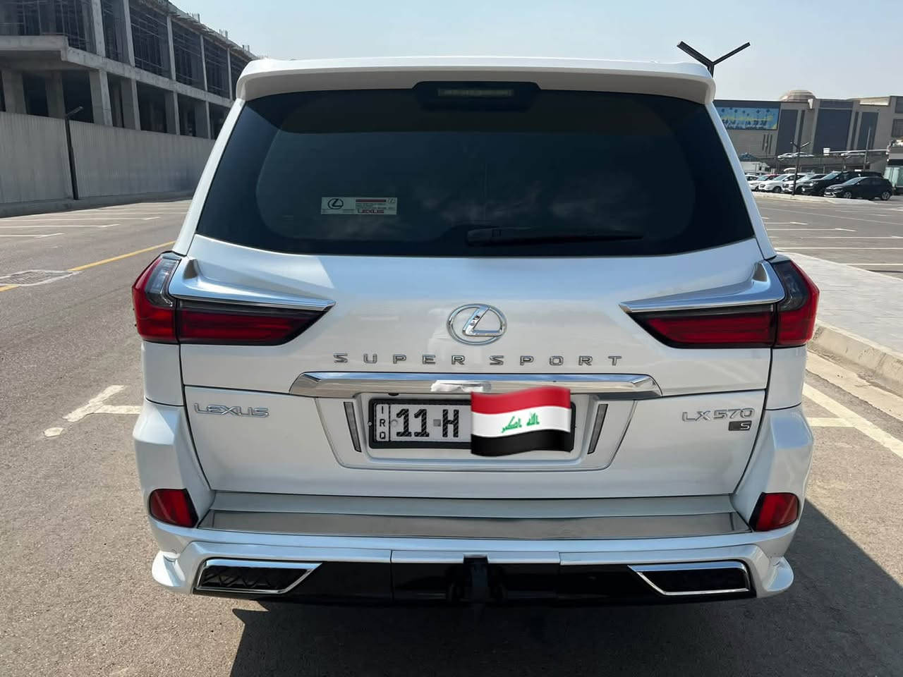 للبيع لگزز 2019 
إبريم السعر 53000$ الف دولار صبغ 3 قطع 
مواصفاتها معروفه عداد 111 الف كم بأسمي رقم بغداد الاتصال ع الرقم الموجود 
***********
