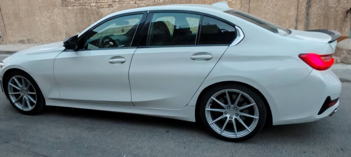 السلام عليكم
 bmw 2021.330i 
محرك 2000 توين تيربو
 ماشيه43الف
 رقم بغداد مميز 
حادث بنيد .
جاملغ خلفي صبغ باب تبديل راس شواصي تصليح
(بدلت دعاميات بدون صبغ بلاديات) المواصفات فتحه .جلد كشن كعرباء تحكم استرين الايت عدسات لد زنون يصعد وينزل مري قلابات .اناره خارجيه اناره داخليه  مكان بغداد 
***********
متوفر واتساب
