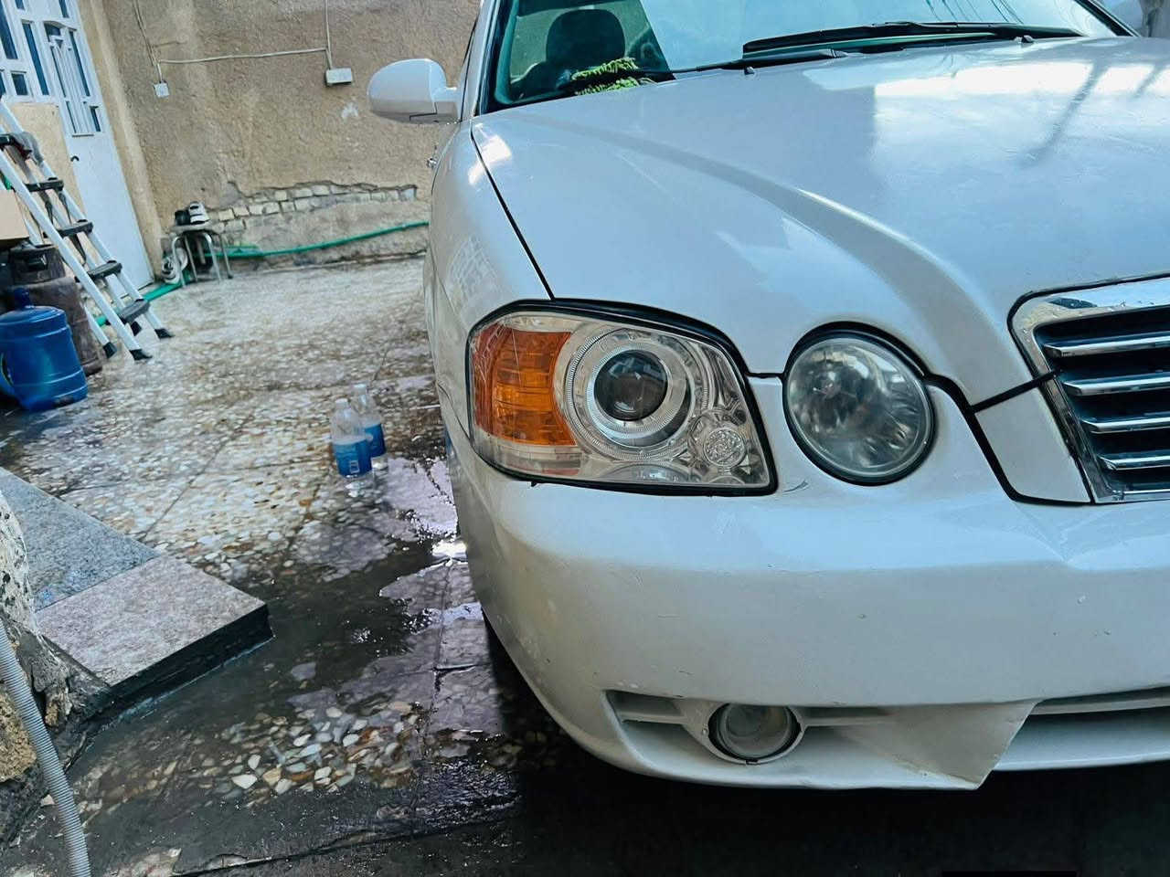 كيا اوبتيما 2005
لون ابيض 
ويل كب بلادي 
تبريد تدفئة شغال نقص بس غاز لان متروكة 
وارد أمريكي ضربه باب بصف السايق والباب الخلفي فقط 
مكفوله شاصي  ولغد  وكص كفاله 
سيارة عدي من ٢٠٠٦ لليوم ومتروكة من 2018 لليوم 
صبغ عام بسبب الجراد 
محرك 2000
رقم بغداد  صدامي
سياره كلش حلوه يرادلها تعديل شغلات بسيطة 
عارضه ٥٥  ورقه وبيه مجال ***********
بغداد البلديات
