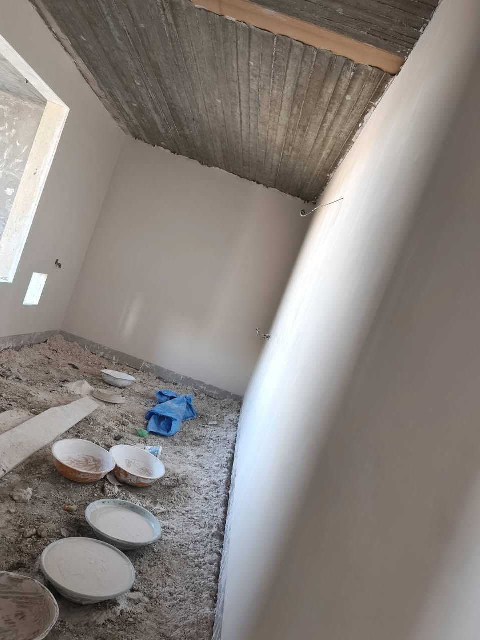 سلام عليكم كادر لباخين جص من الموصل  متوجدين بل علم الخاص مفتوح 🔓 خمس خلفات او خمس عمال كادر كامل الرزاق بيد الله ‏‪‏‪***********‬‏
