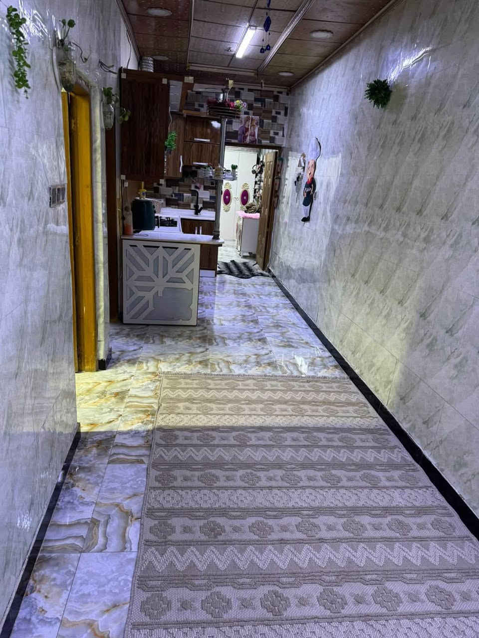 السلام عليكم دار واقع حال حواسهم تابع للمعهد بيت كامل مكمل بناء جديد دورت مياه اثنين خارجي وداخلي استقبال خارجي صاله ومطبخ وتلث غرف نوم مساحة البيت 180متر. العنوان الزعفرانية شارع المعهد خلف مدرسة سيد الاصياء السعر 45وبي مجال. للاتصال***********
