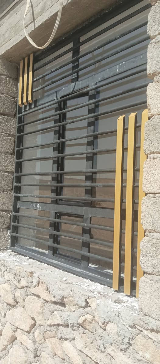 مستعدون لبيع و تركيب انواع الزجاج والمرايا وتركيب الجامخانات و بأسعار مناسبة جداً
العنوان/ قرب جامع الشهيد عبد المنعم تصال علئ رقم ***********جانب من شغل اليوم

نص مكتوب في الصور:
- ١١:٠٥ ٢٠٢٦/٠٩/٢٥
- أدخل النص
- ١١:٠٧ ٢٠٢٦/٠٩/٢٥