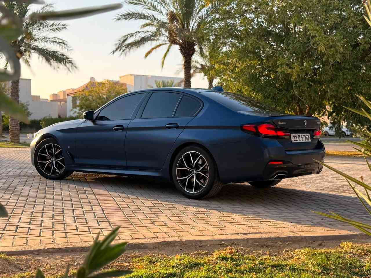 BMW M530i 2023
🔷بيع او مراوس

خليجي وكالة العروش
الماشية 50.000 كيلو 
مغلفة PPF طافي 
فول اعلا موصفات 
🔵ابواب شفط
🔵5 بردات
🔵5 كامرات
🔵رادارات 360
🔵داتا شو
السعر 42.000 دولار بيها مجال 
مكان السيارة كربلاء 
رقم التواصل ***********
